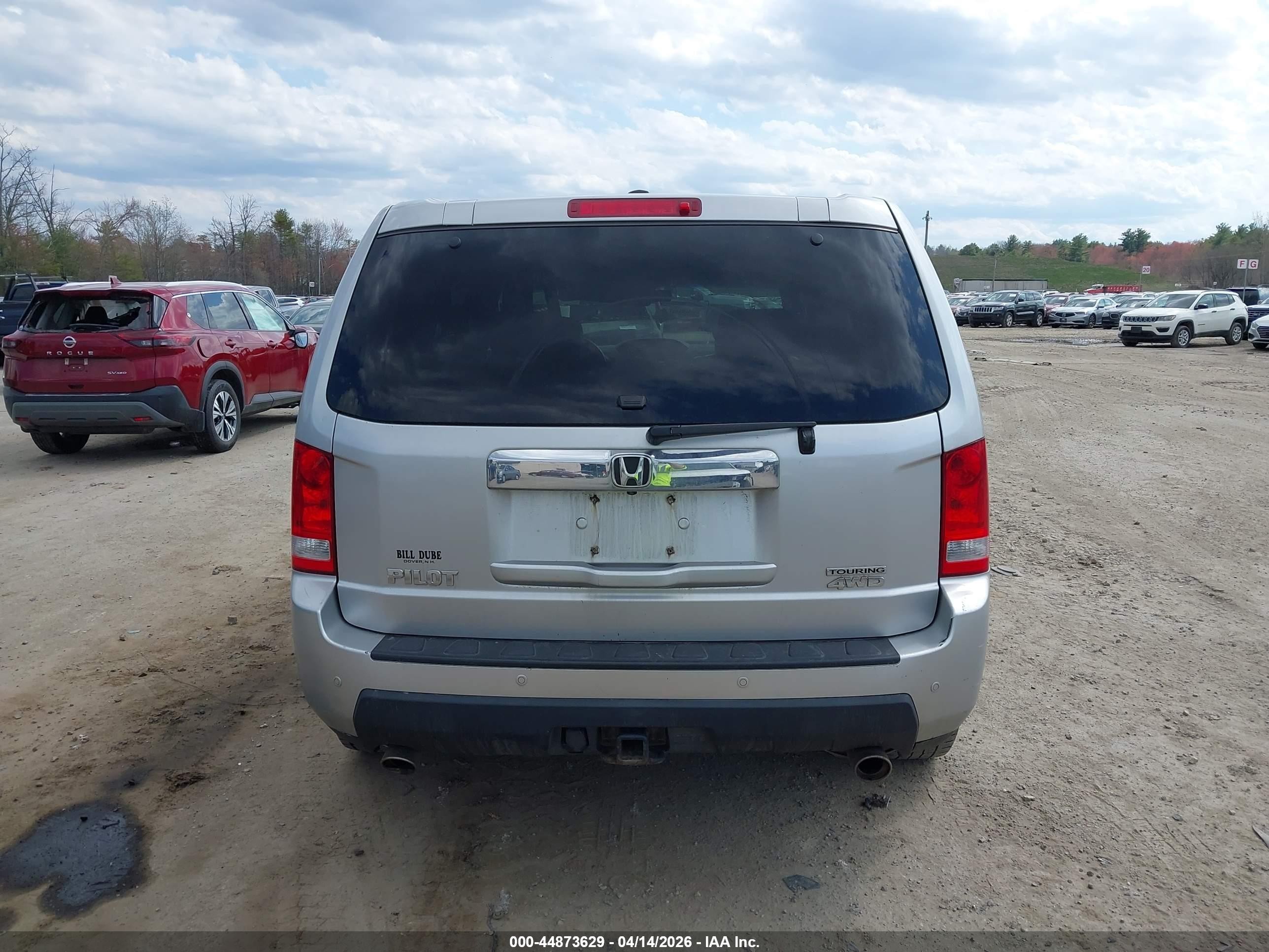 2011 Honda Pilot Touring Silver vin: 5FNYF4H99BB092211