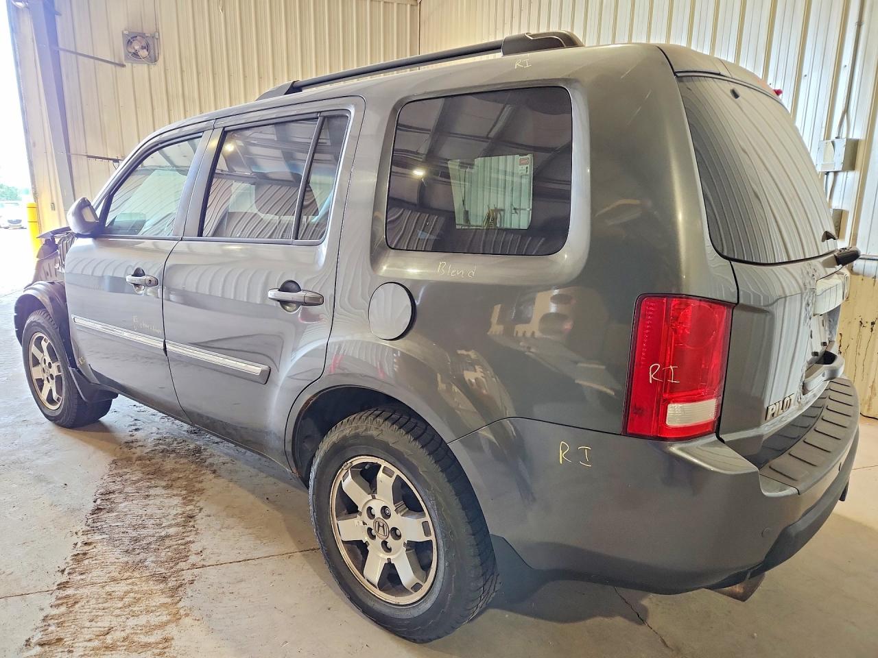 2011 Honda Pilot Touring Gray vin: 5FNYF4H99BB501162
