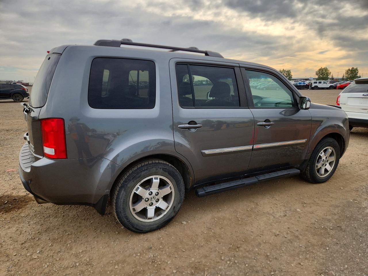 2011 Honda Pilot Touring Gray vin: 5FNYF4H99BB504272