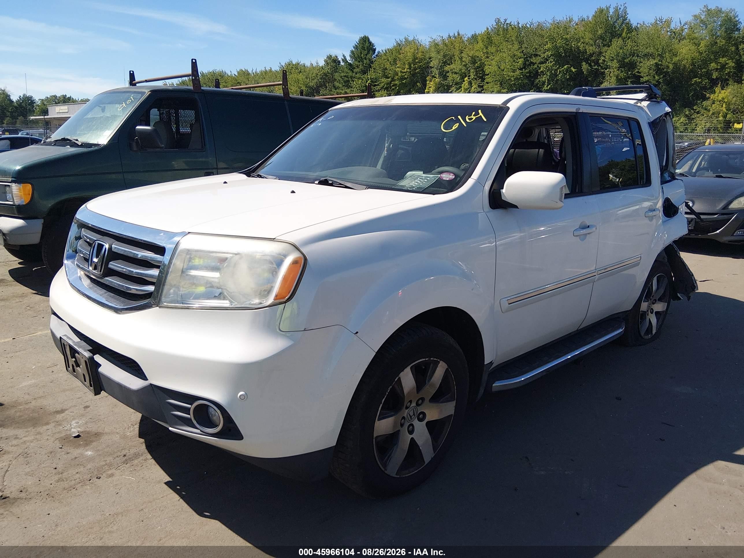 2012 Honda Pilot Touring White vin: 5FNYF4H99CB011886