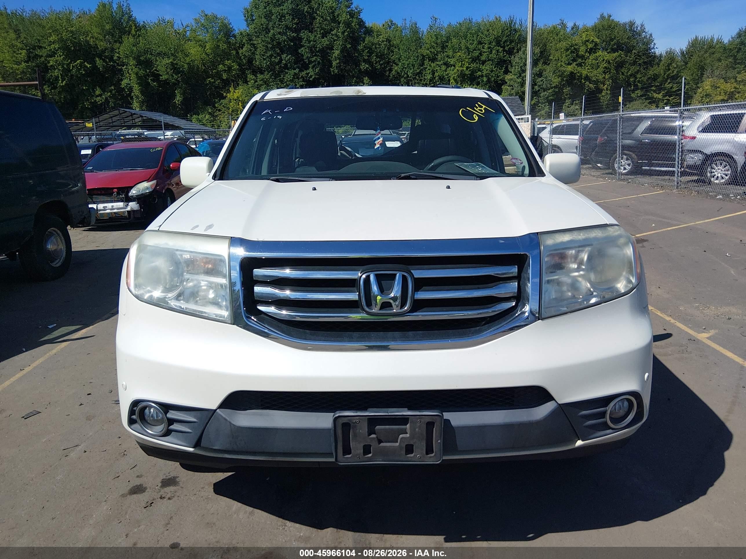 2012 Honda Pilot Touring White vin: 5FNYF4H99CB011886