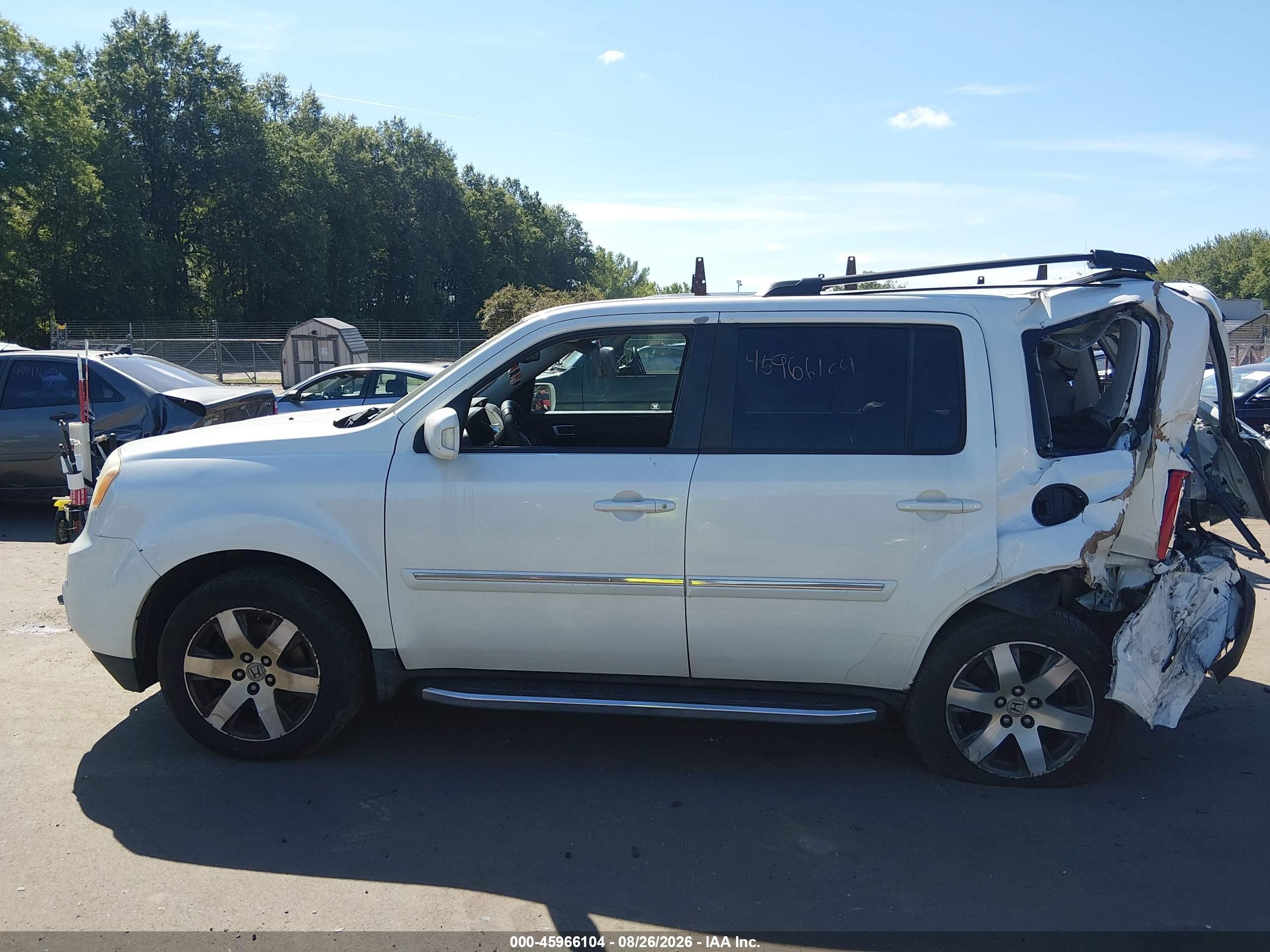 2012 Honda Pilot Touring White vin: 5FNYF4H99CB011886