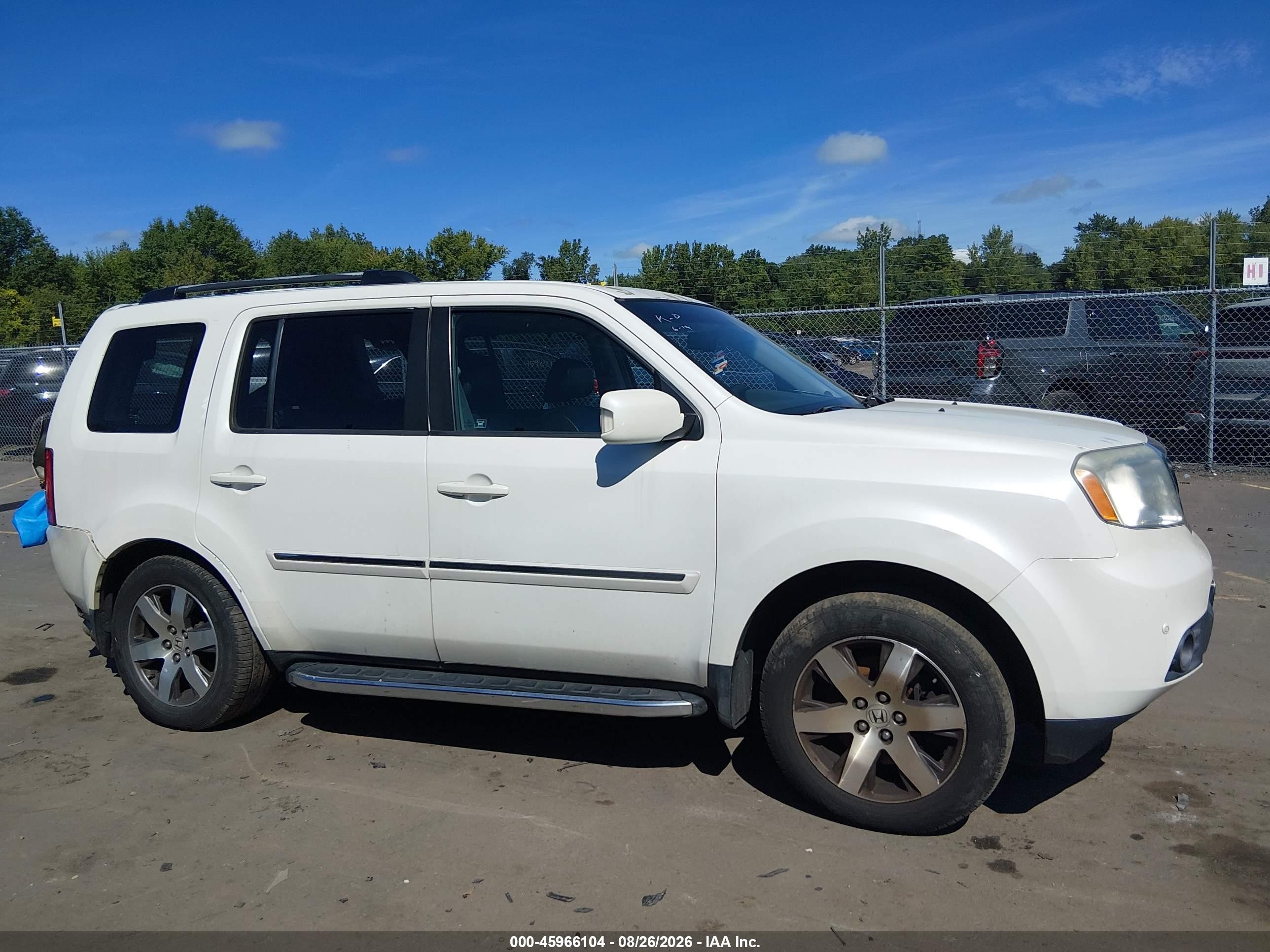 2012 Honda Pilot Touring White vin: 5FNYF4H99CB011886
