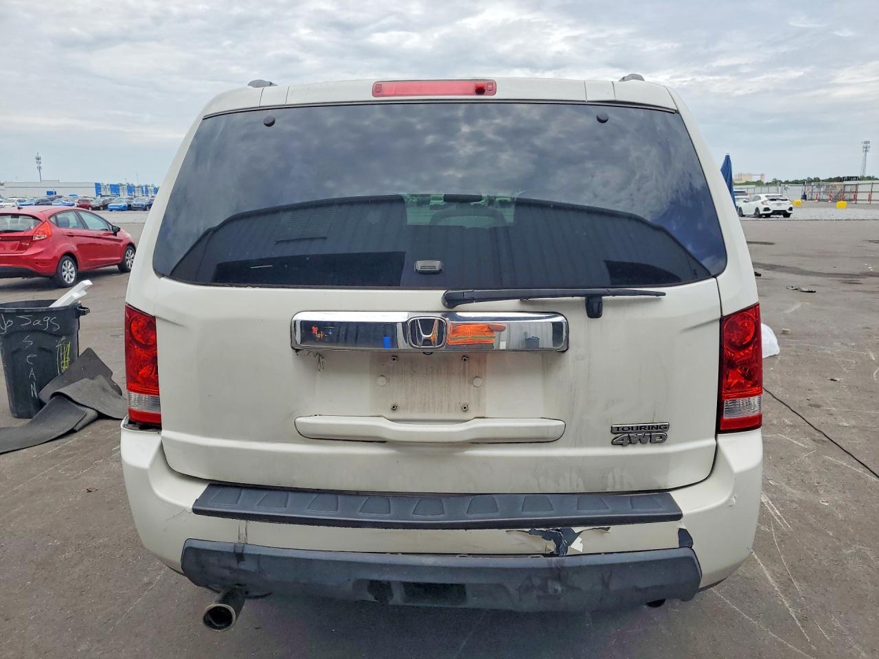 2012 Honda Pilot Touring White vin: 5FNYF4H99CB055256