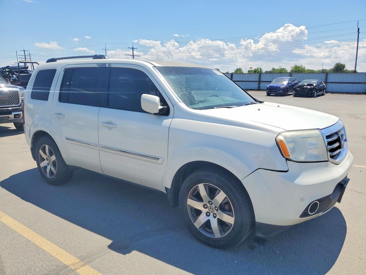 2013 Honda Pilot Touring White vin: 5FNYF4H99DB001179