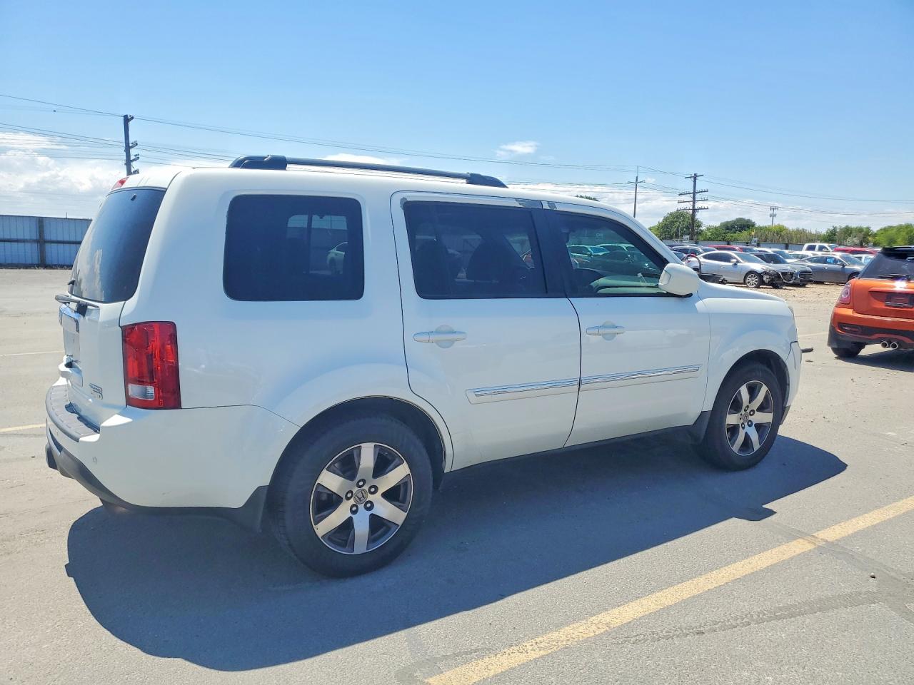 2013 Honda Pilot Touring White vin: 5FNYF4H99DB001179