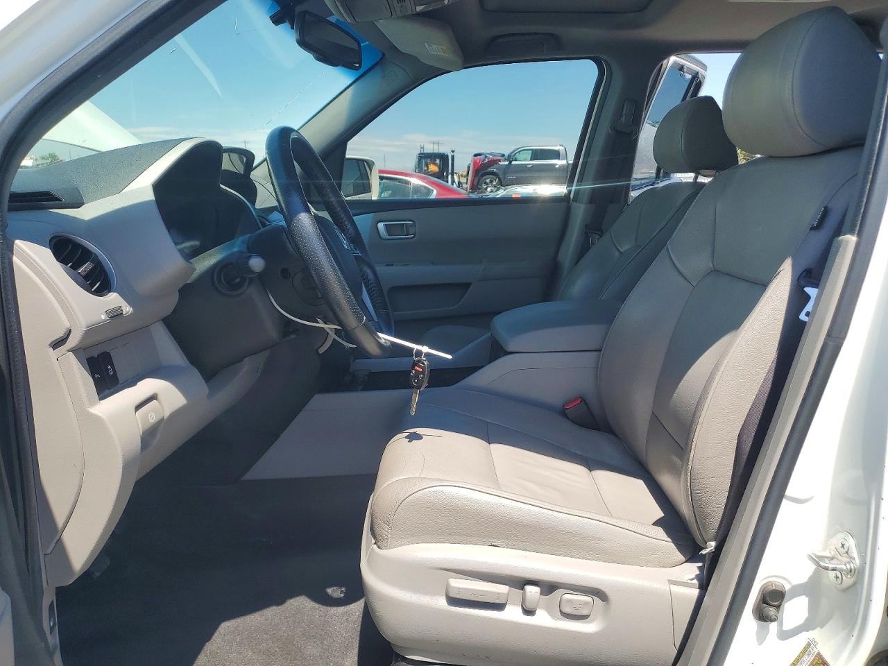 2013 Honda Pilot Touring White vin: 5FNYF4H99DB001179