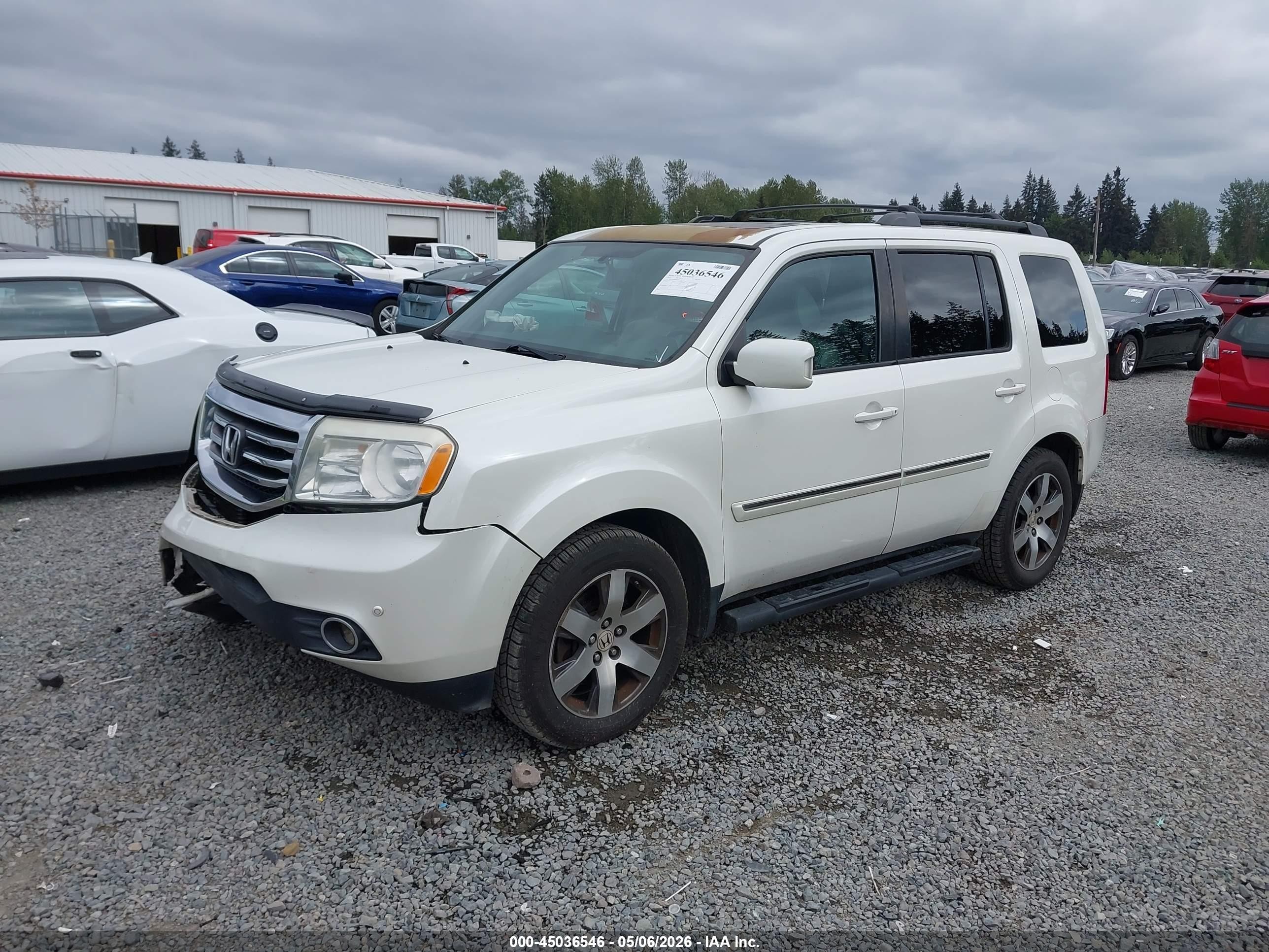 2013 Honda Pilot Touring White vin: 5FNYF4H99DB023408
