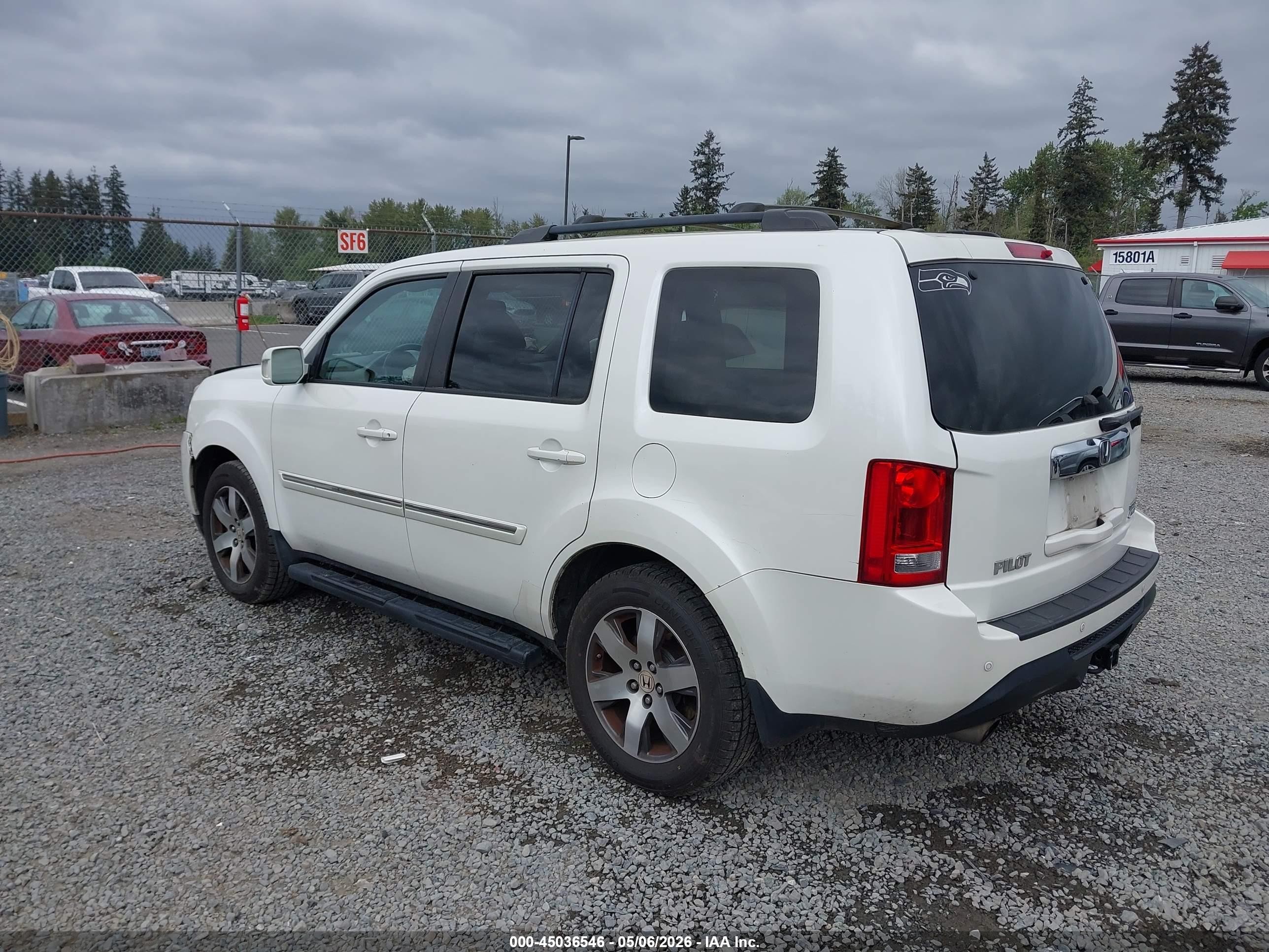 2013 Honda Pilot Touring White vin: 5FNYF4H99DB023408