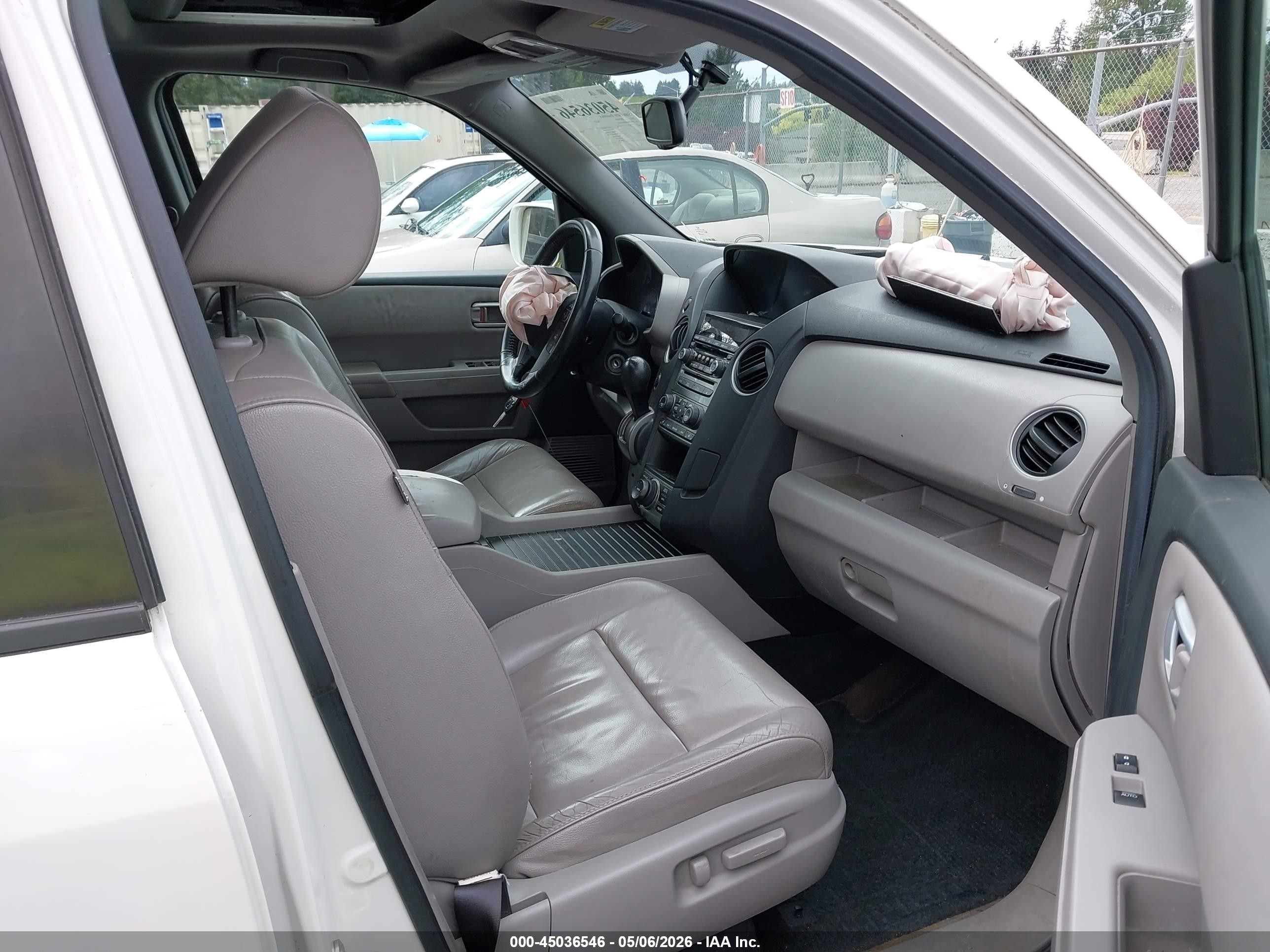 2013 Honda Pilot Touring White vin: 5FNYF4H99DB023408