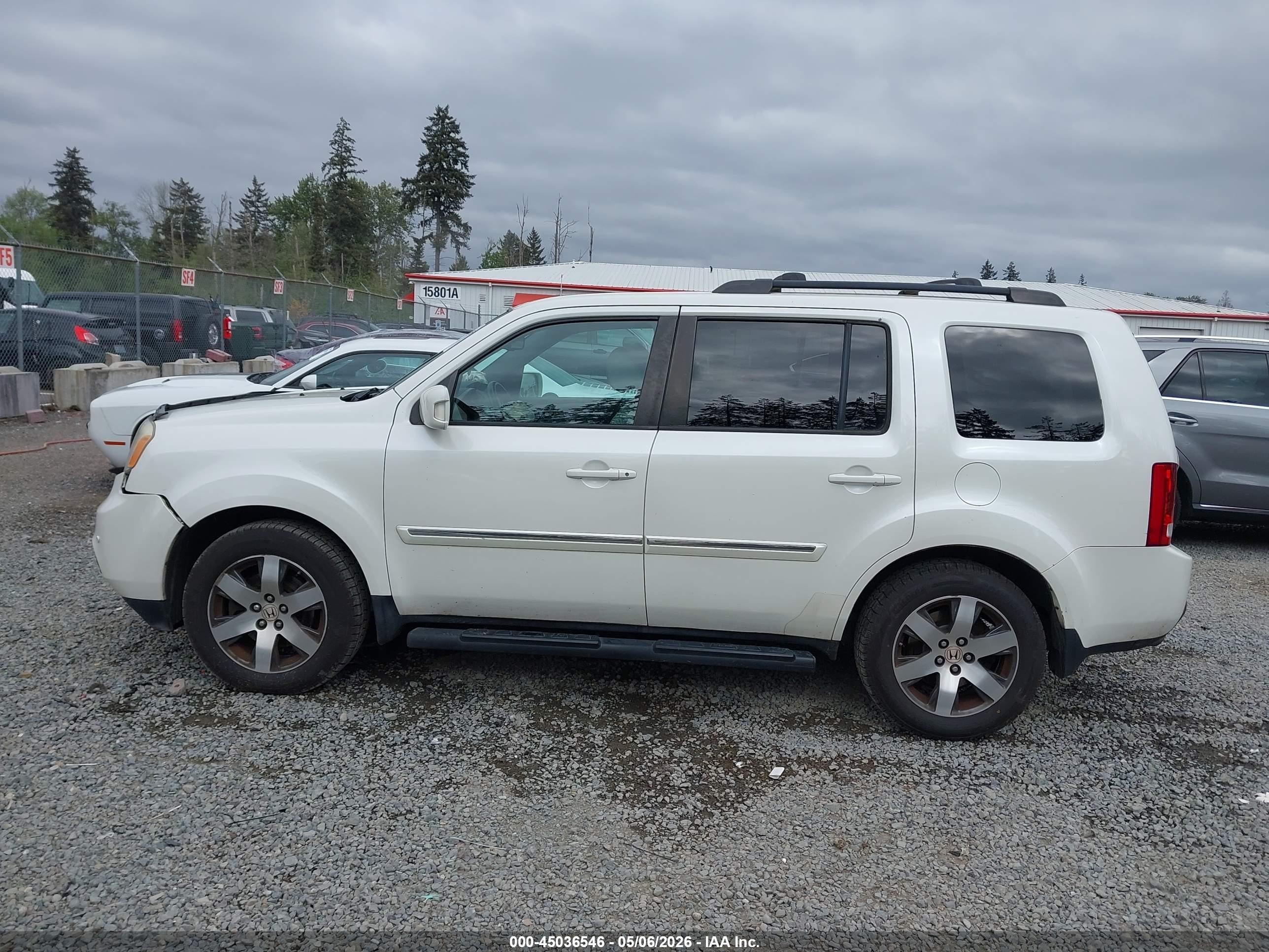 2013 Honda Pilot Touring White vin: 5FNYF4H99DB023408