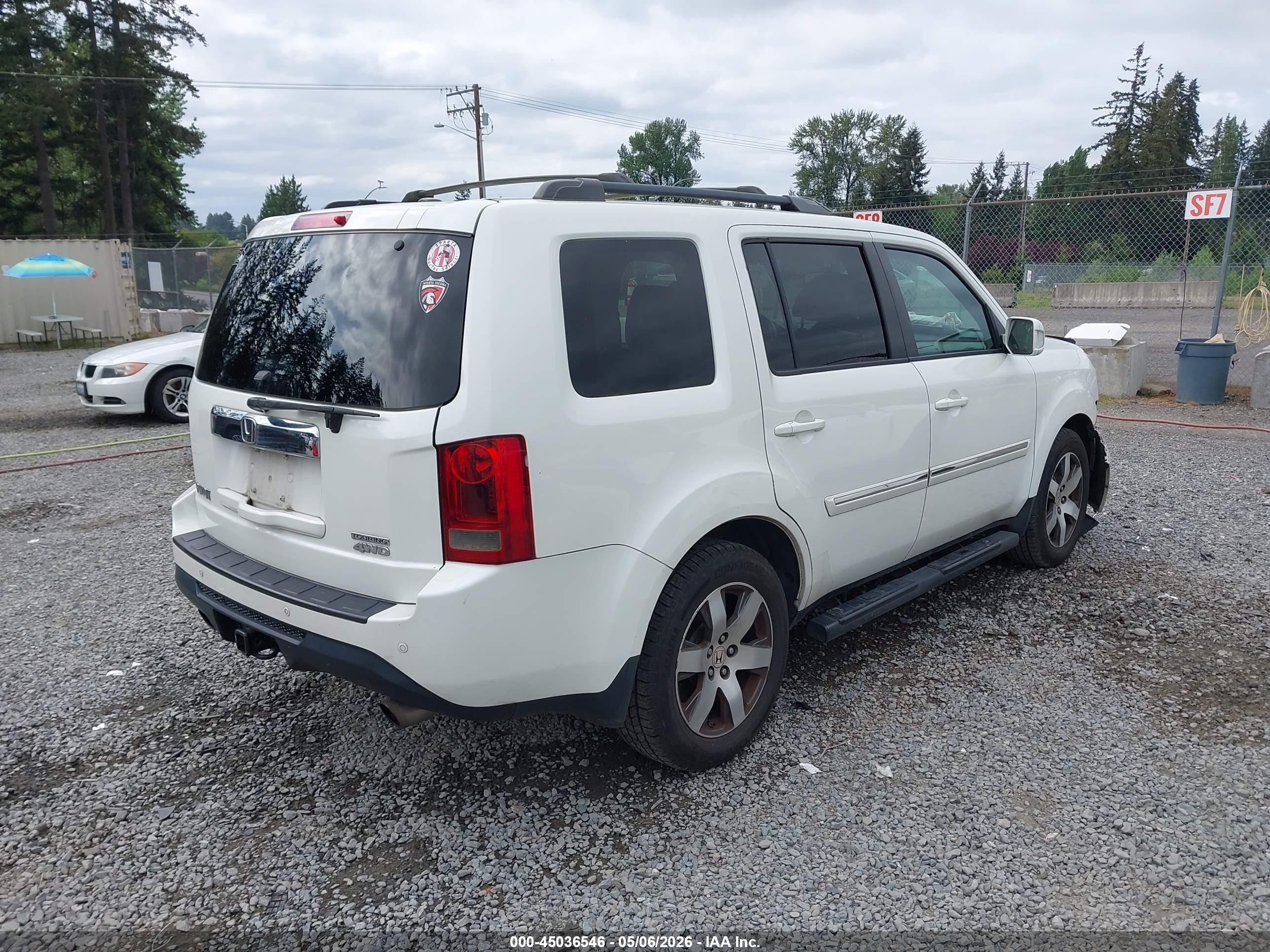 2013 Honda Pilot Touring White vin: 5FNYF4H99DB023408