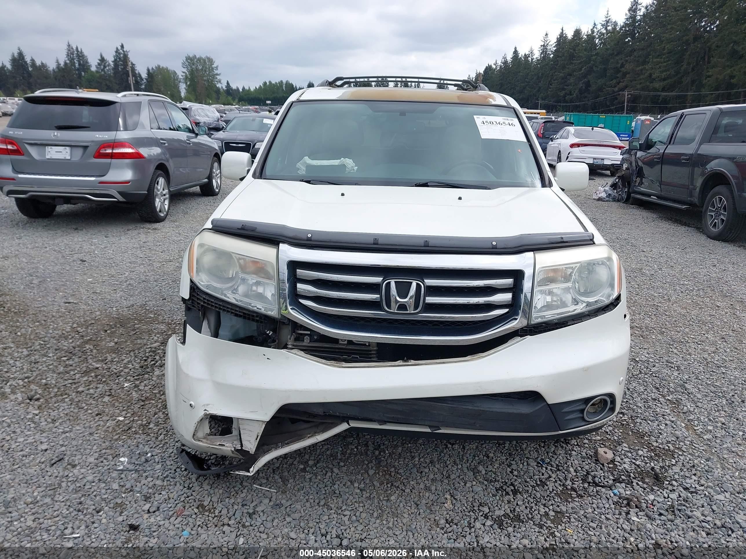2013 Honda Pilot Touring White vin: 5FNYF4H99DB023408
