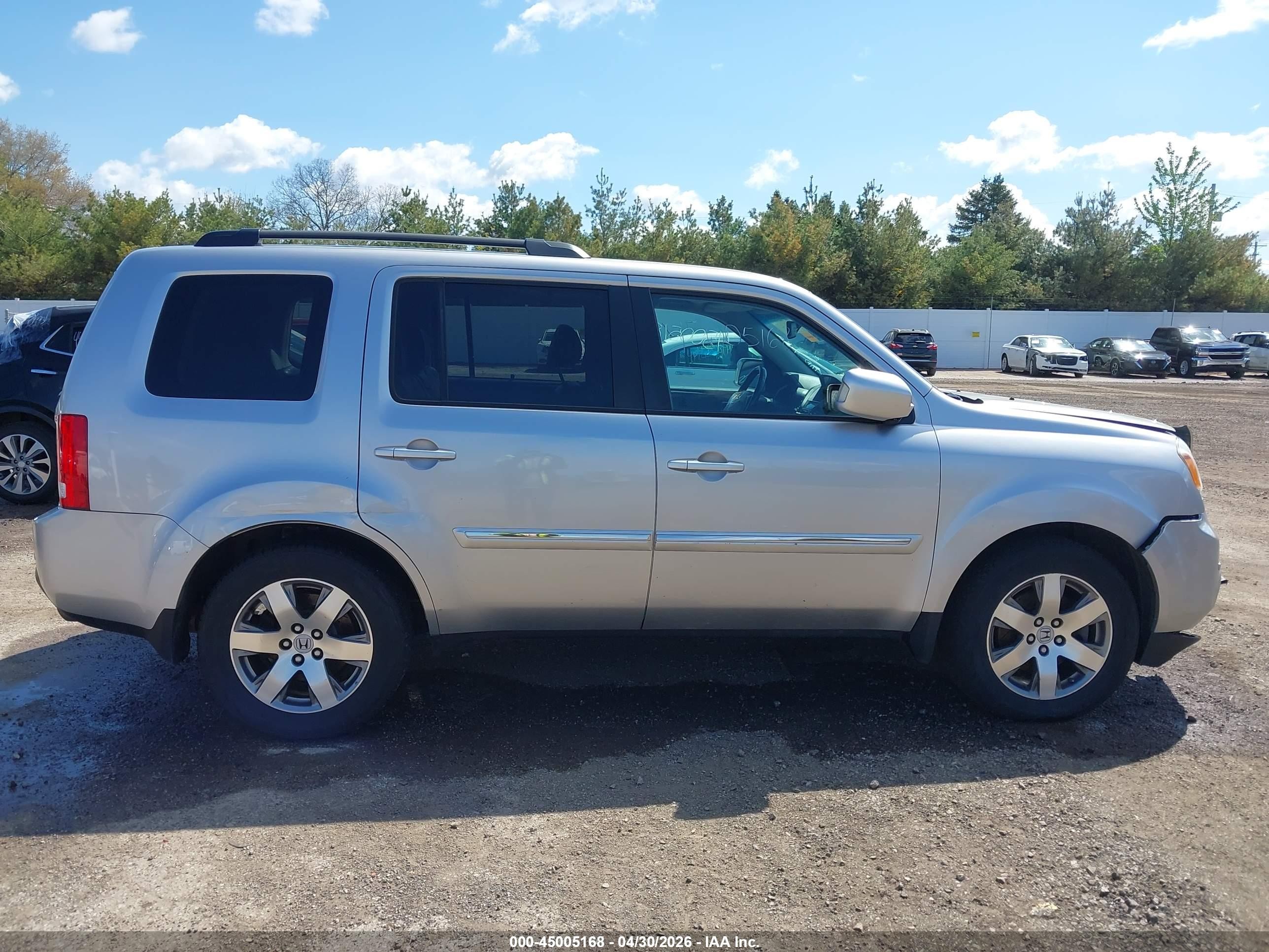 2014 Honda Pilot Touring Silver vin: 5FNYF4H99EB020722