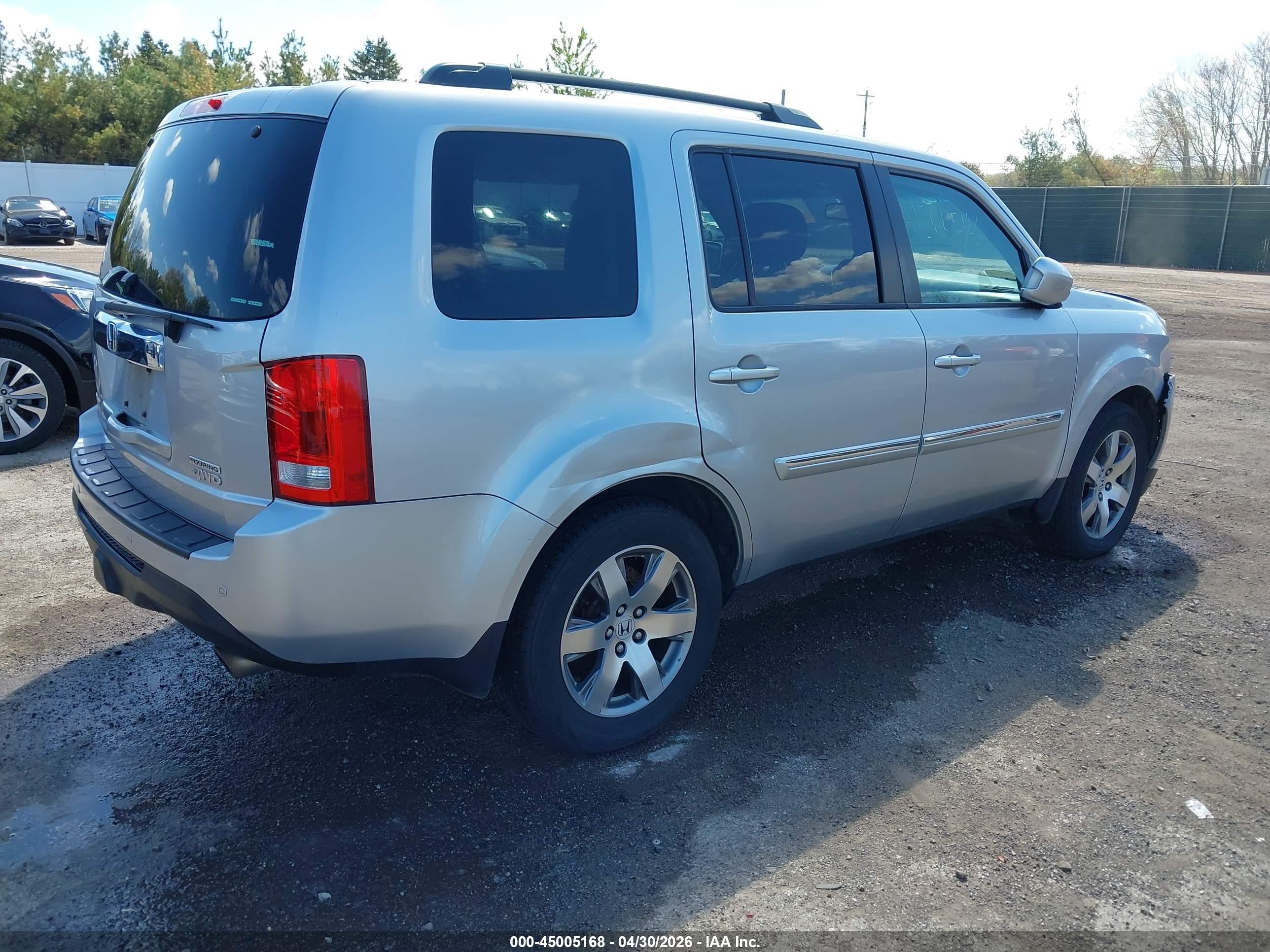 2014 Honda Pilot Touring Silver vin: 5FNYF4H99EB020722