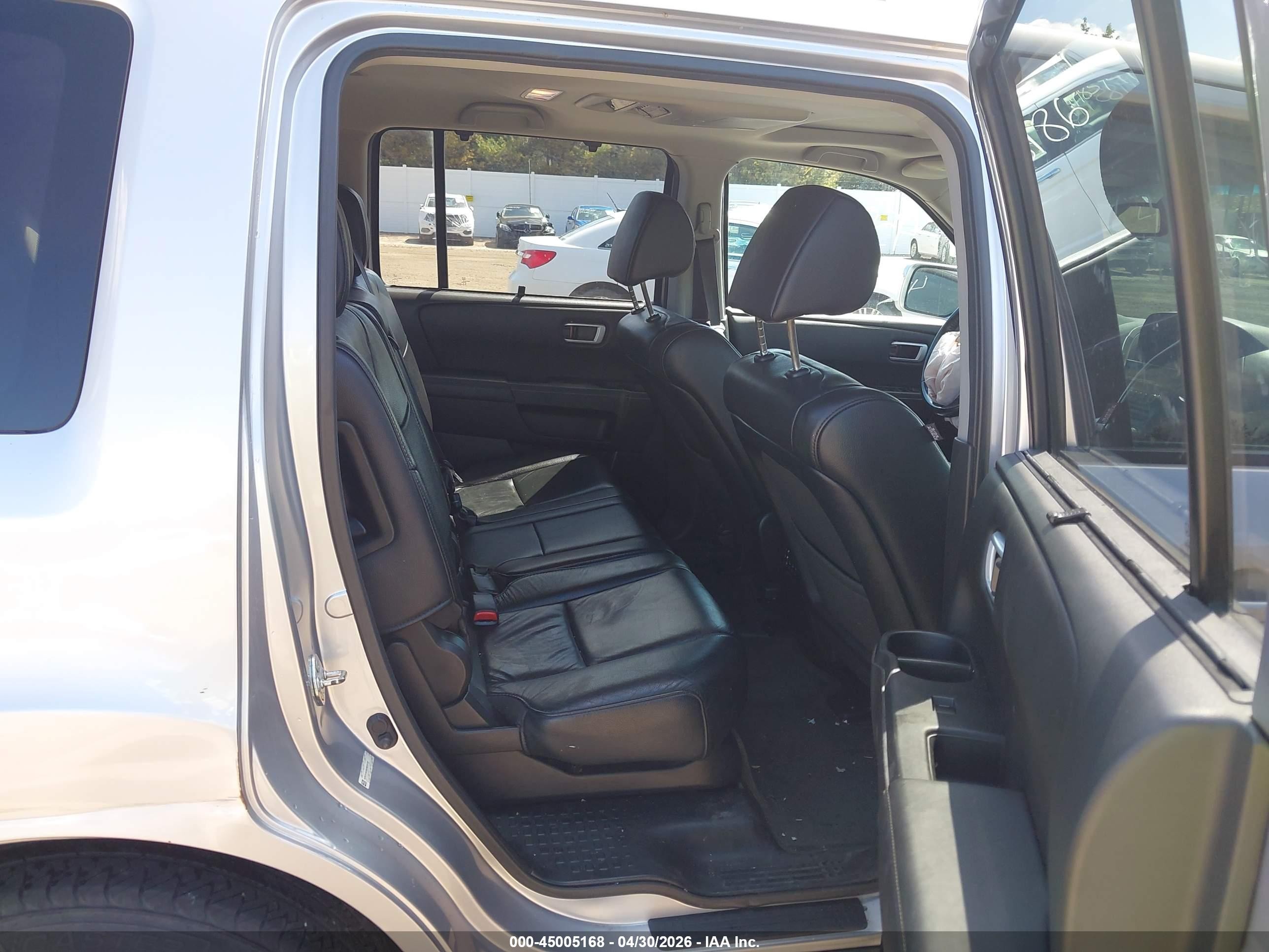2014 Honda Pilot Touring Silver vin: 5FNYF4H99EB020722