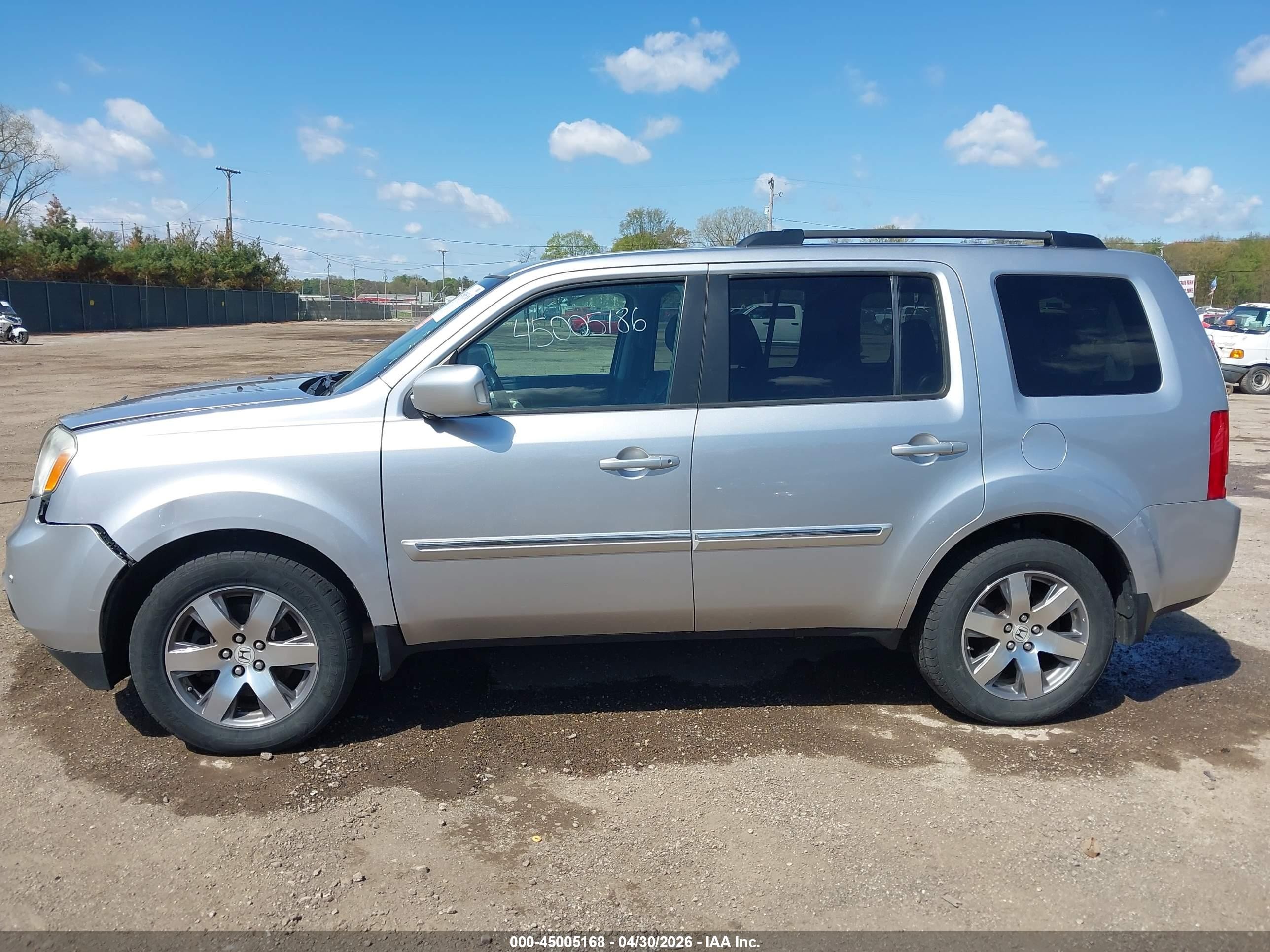 2014 Honda Pilot Touring Silver vin: 5FNYF4H99EB020722