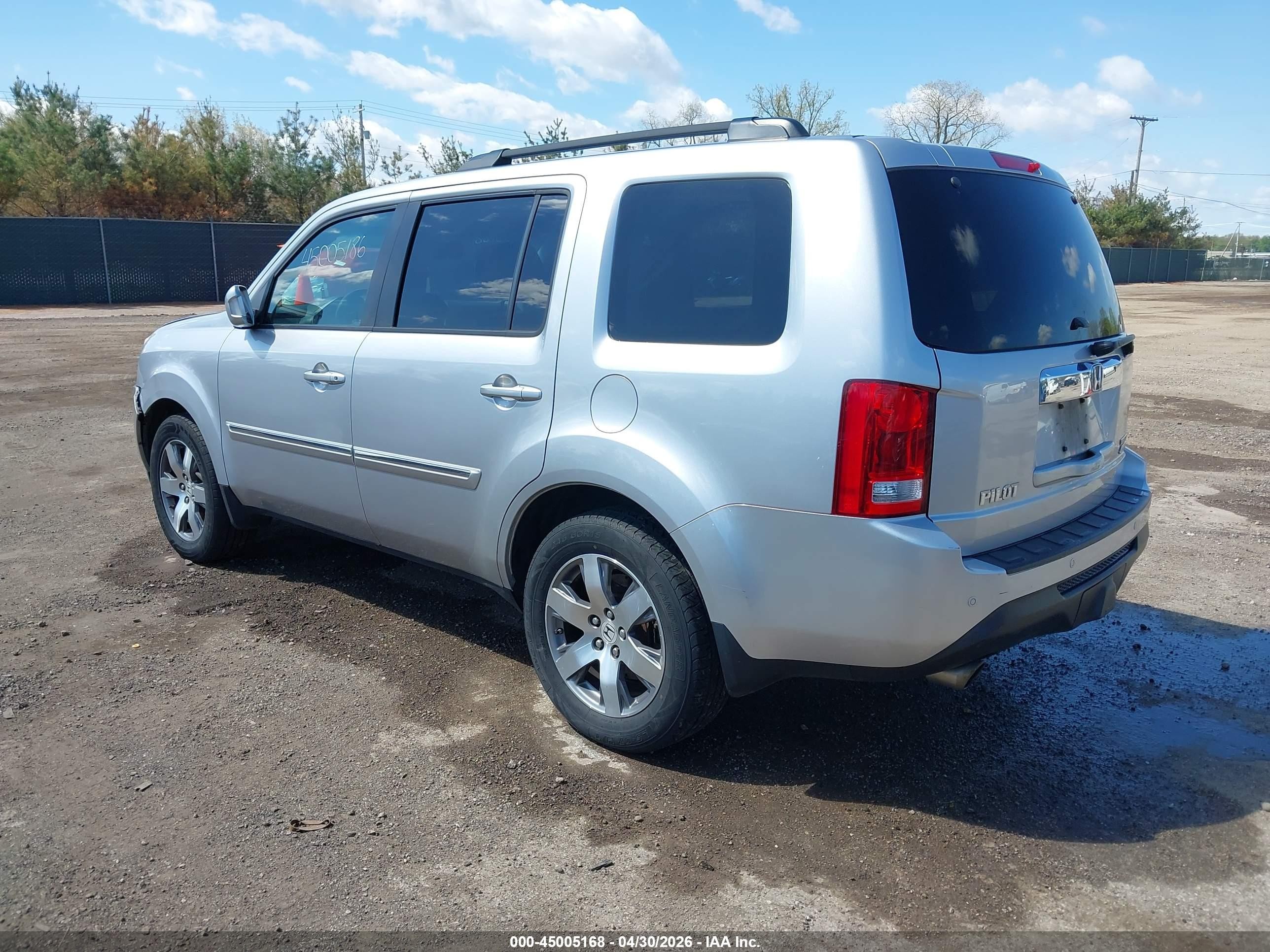 2014 Honda Pilot Touring Silver vin: 5FNYF4H99EB020722