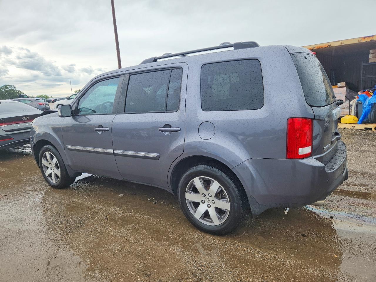 2015 Honda Pilot Touring Gray vin: 5FNYF4H99FB004067