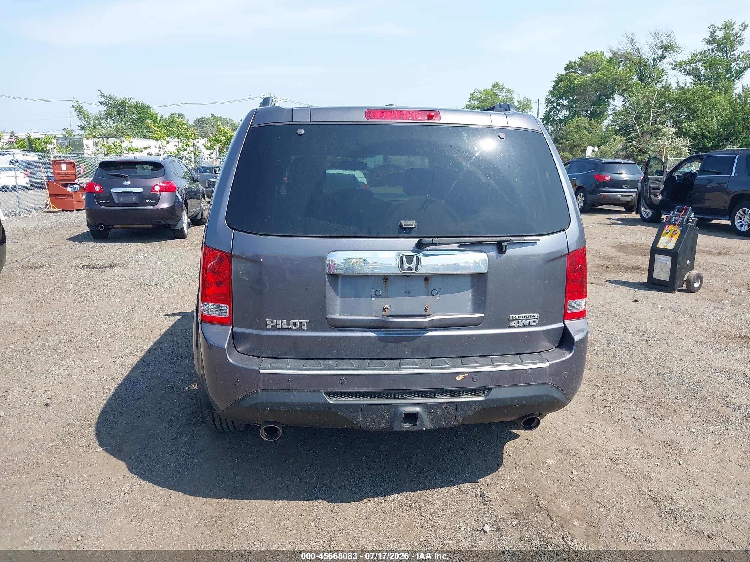2015 Honda Pilot Touring Gray vin: 5FNYF4H99FB027249