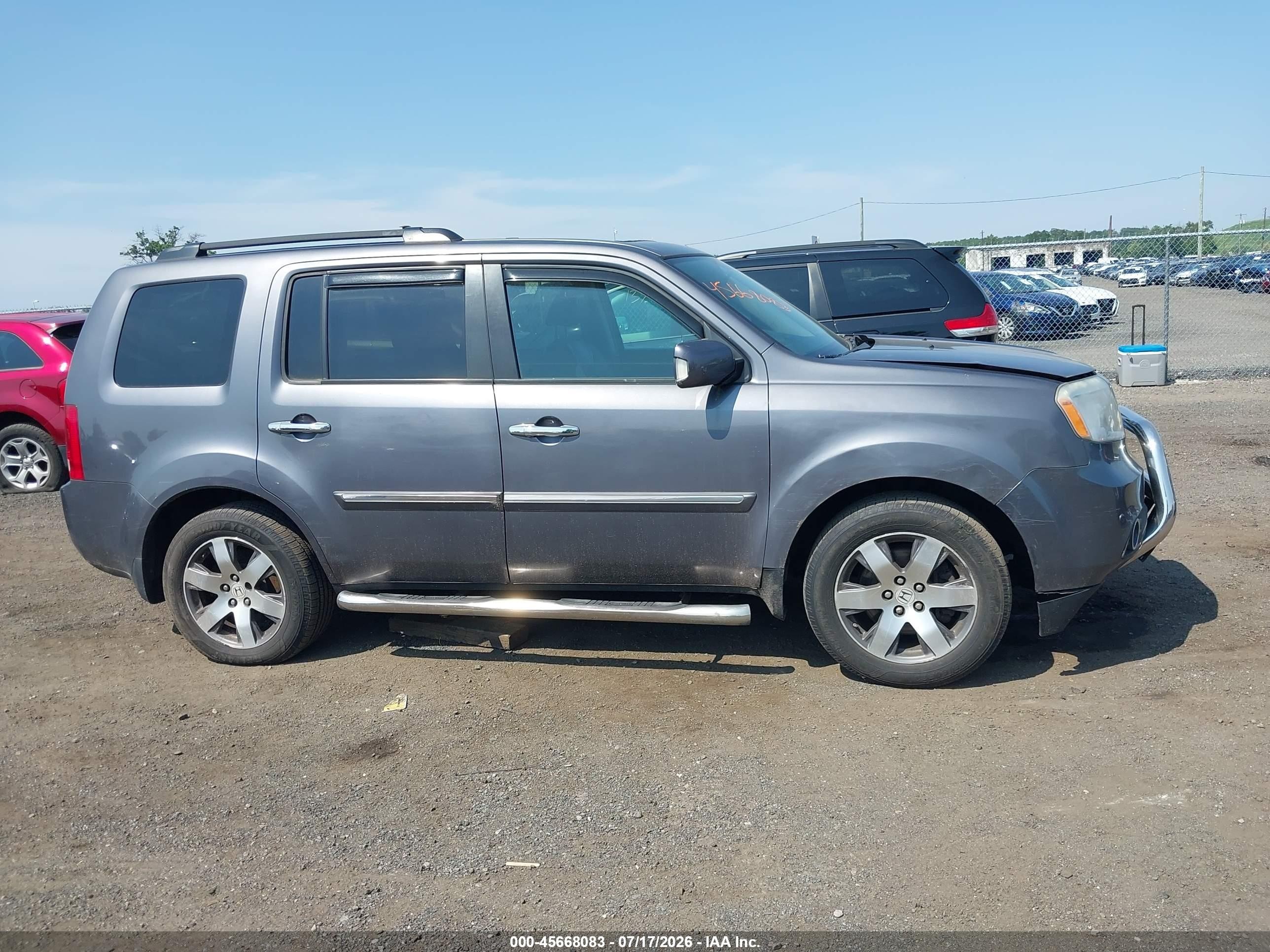 2015 Honda Pilot Touring Gray vin: 5FNYF4H99FB027249