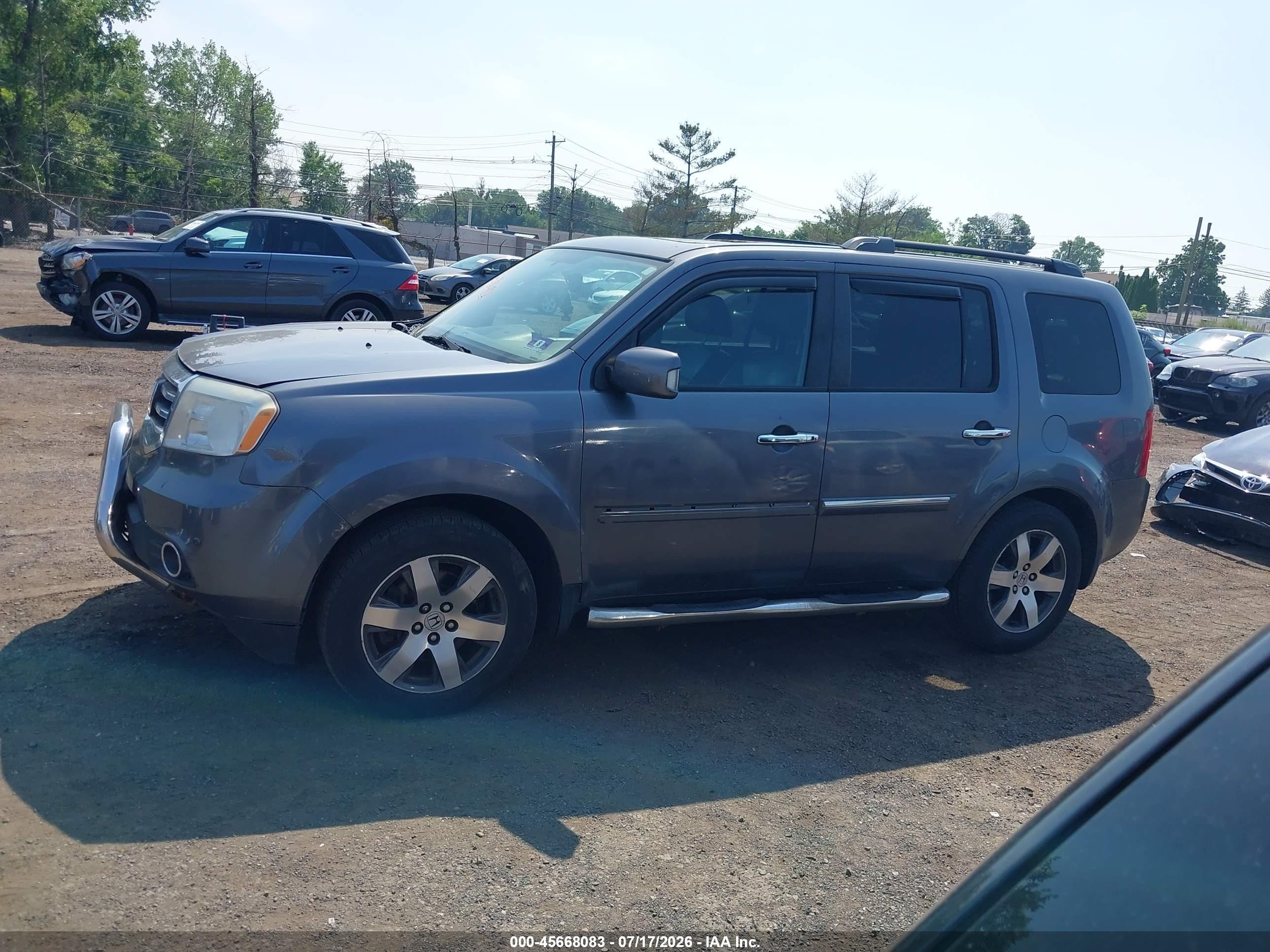 2015 Honda Pilot Touring Gray vin: 5FNYF4H99FB027249