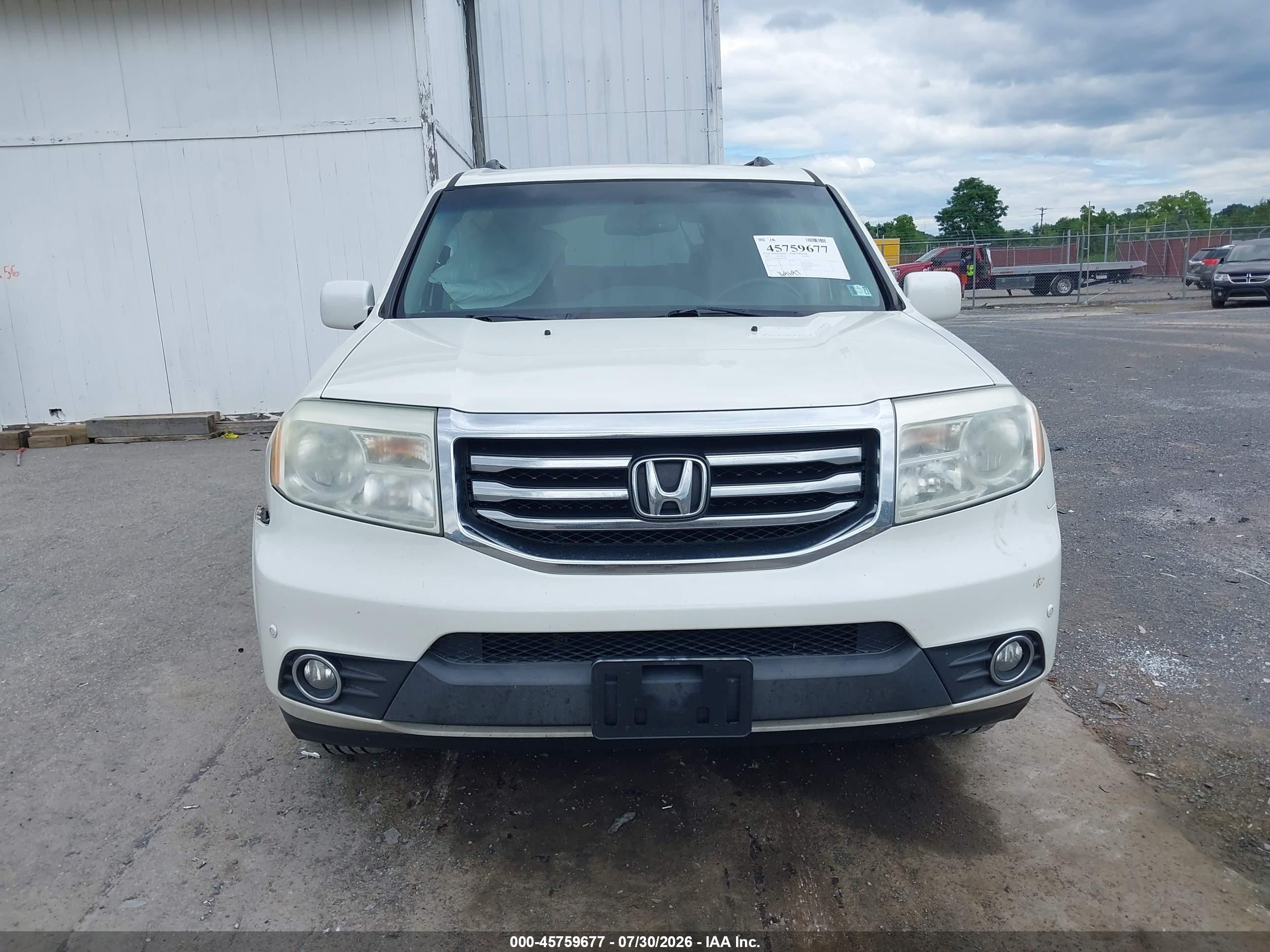 2015 Honda Pilot Touring White vin: 5FNYF4H99FB072921