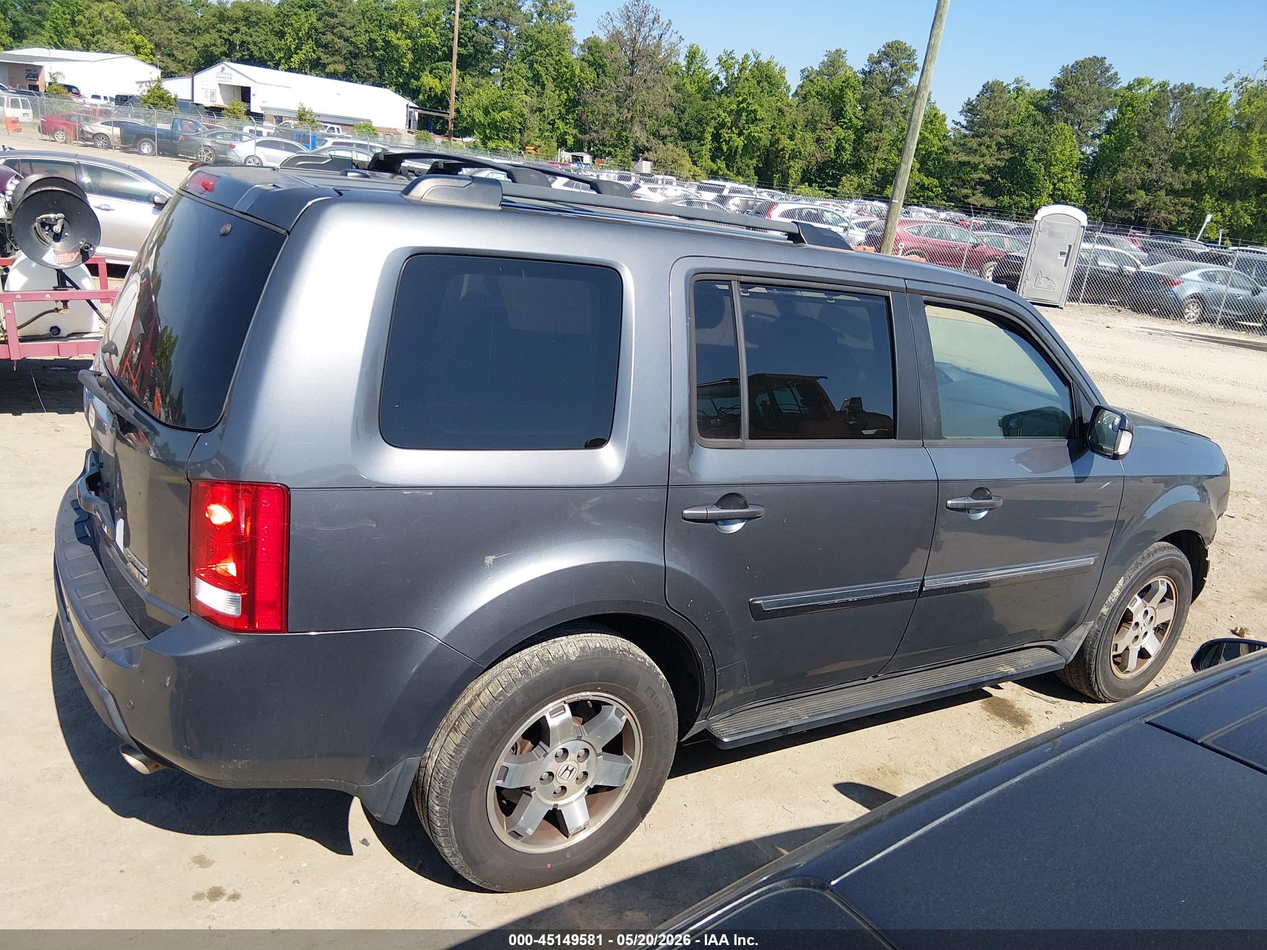 2011 Honda Pilot Touring Gray vin: 5FNYF4H9XBB012589