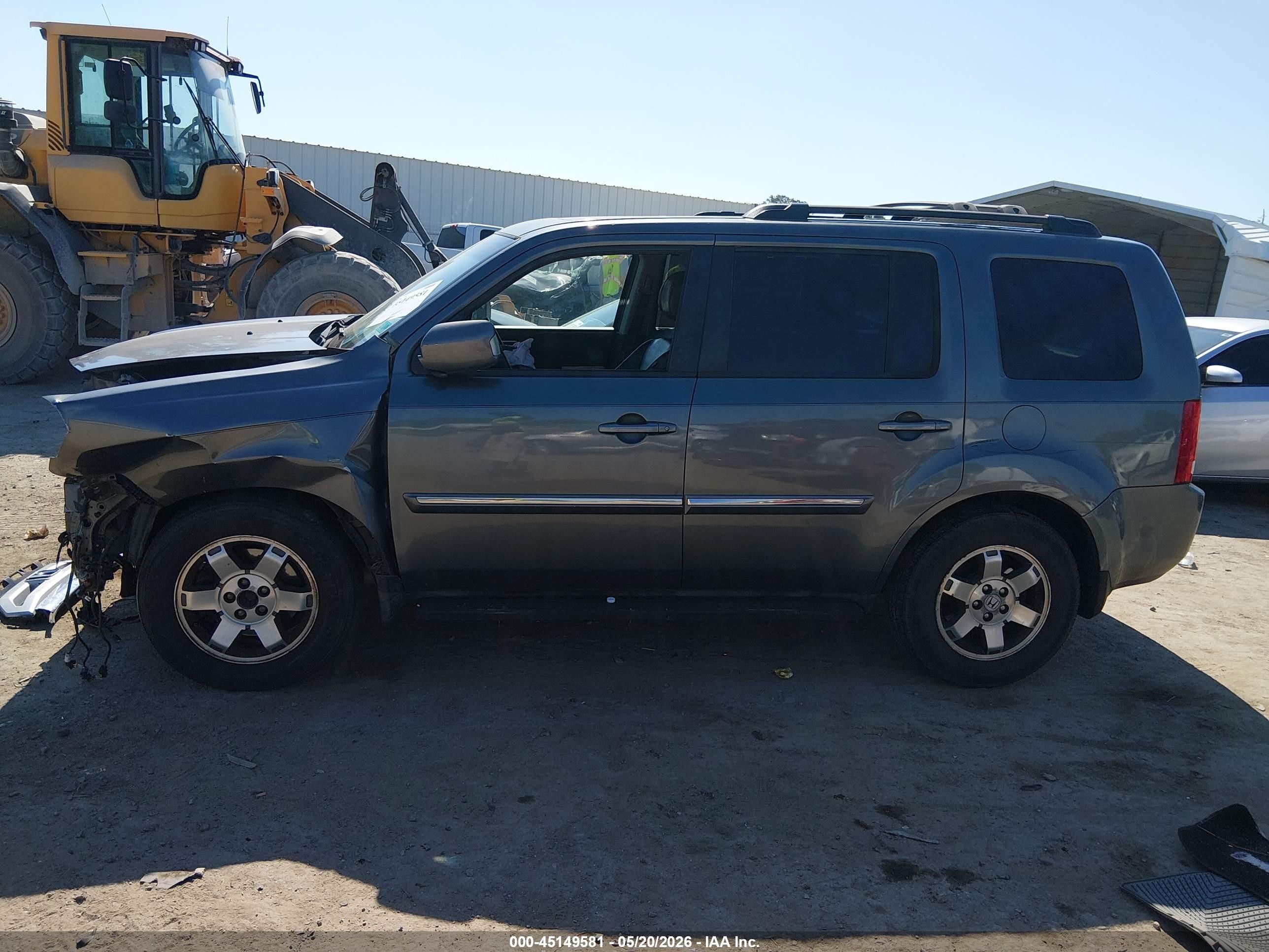 2011 Honda Pilot Touring Gray vin: 5FNYF4H9XBB012589