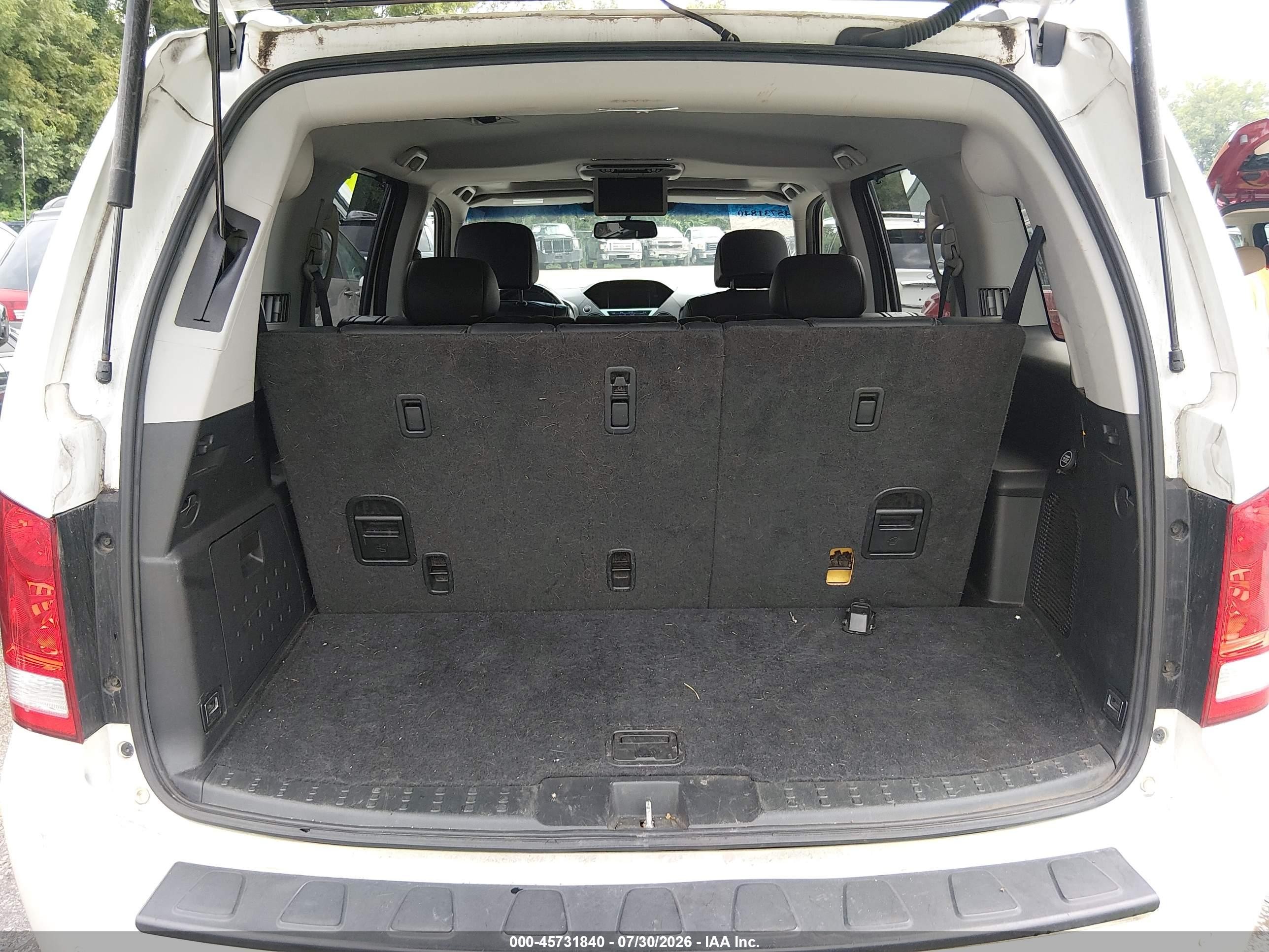 2011 Honda Pilot Touring White vin: 5FNYF4H9XBB038013