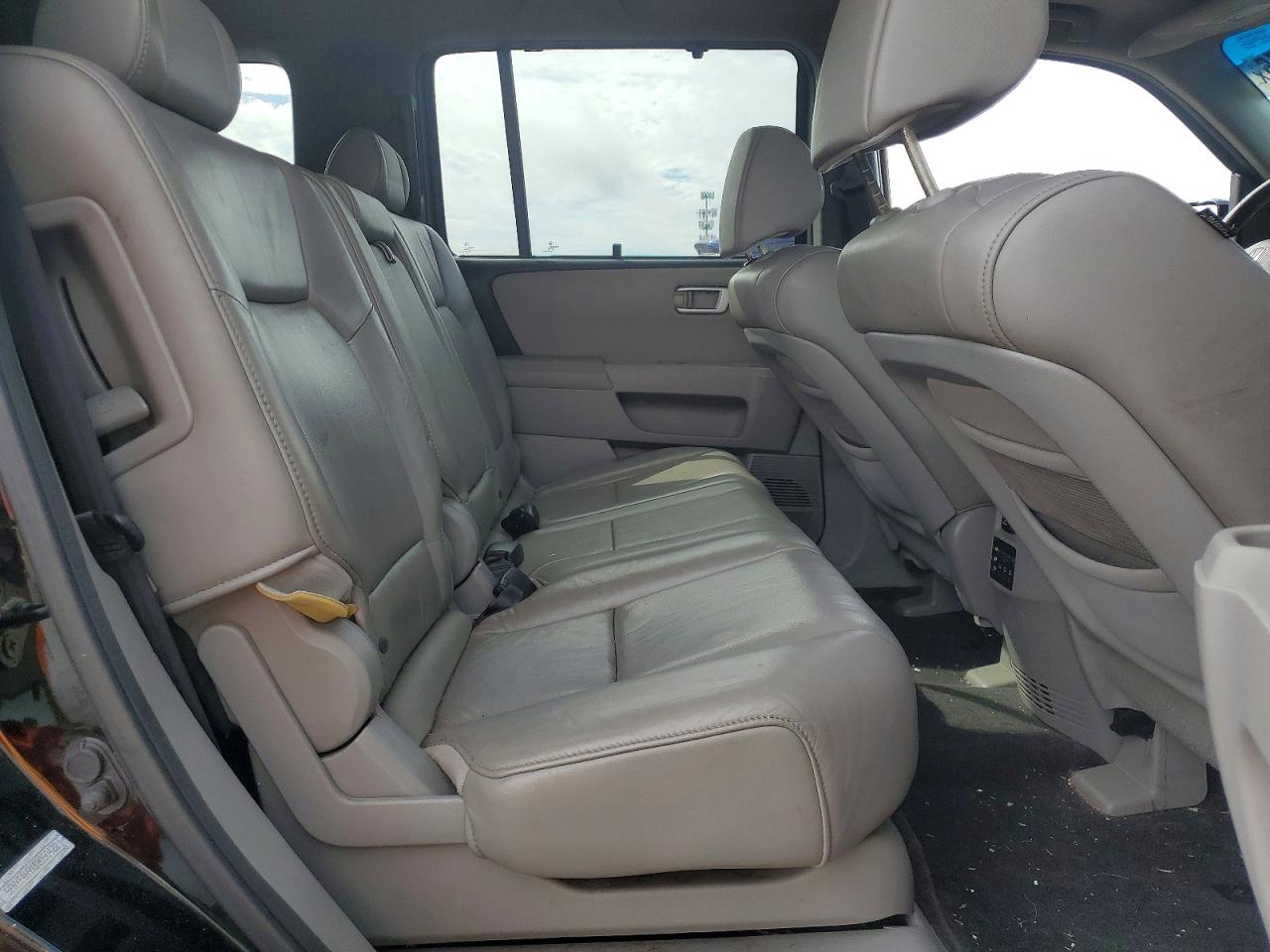 2011 Honda Pilot Touring Black vin: 5FNYF4H9XBB050422
