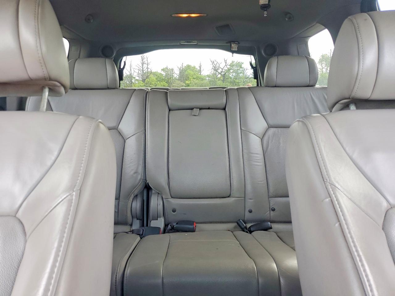 2011 Honda Pilot Touring Black vin: 5FNYF4H9XBB050422