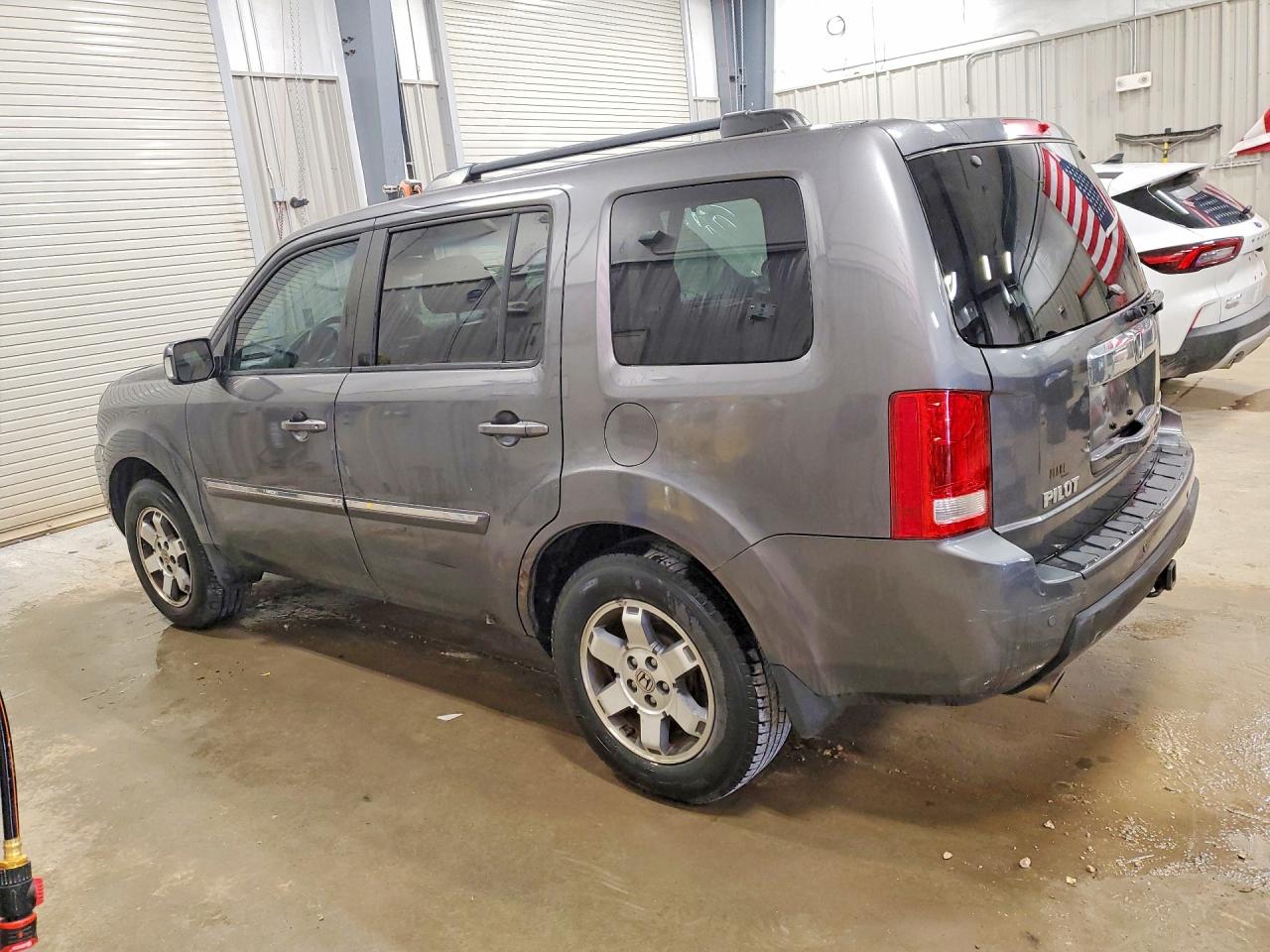 2011 Honda Pilot Touring Gray vin: 5FNYF4H9XBB075482