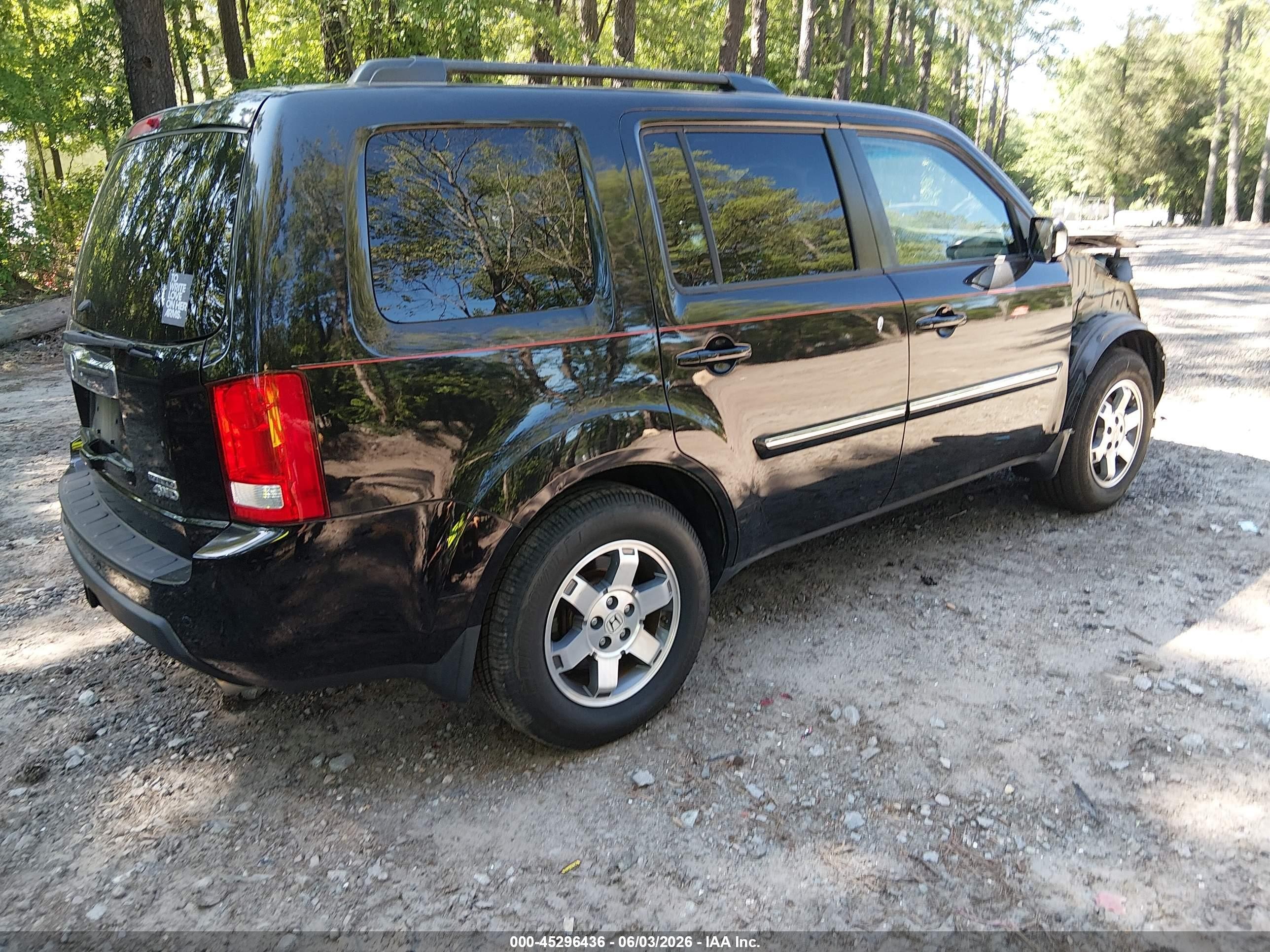 2011 Honda Pilot Touring Black vin: 5FNYF4H9XBB090516