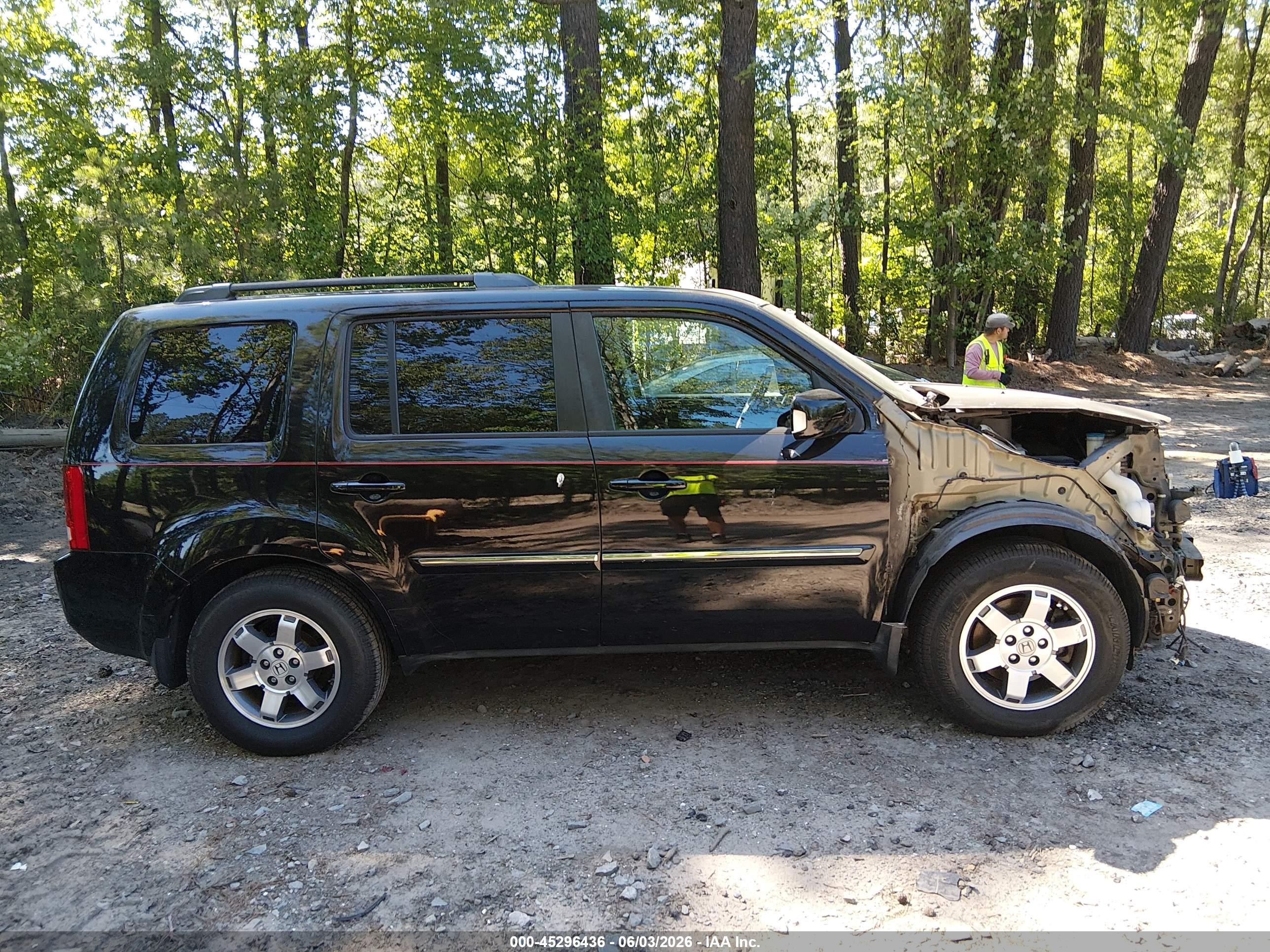 2011 Honda Pilot Touring Black vin: 5FNYF4H9XBB090516