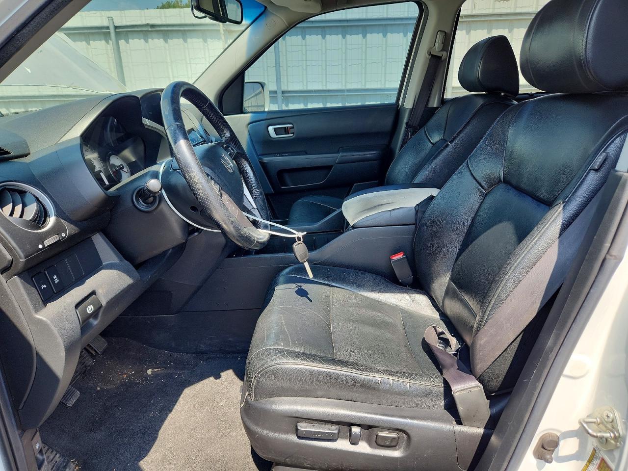2012 Honda Pilot Touring White vin: 5FNYF4H9XCB010326