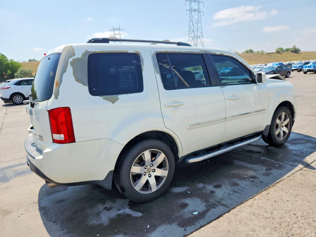 2012 Honda Pilot Touring White vin: 5FNYF4H9XCB010326