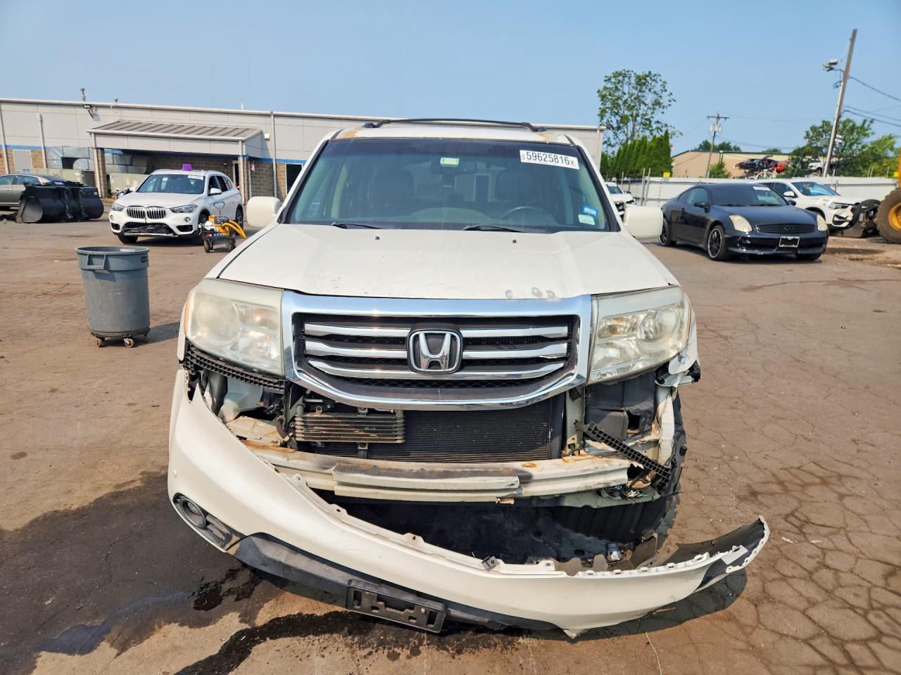 2013 Honda Pilot Touring White vin: 5FNYF4H9XDB020002