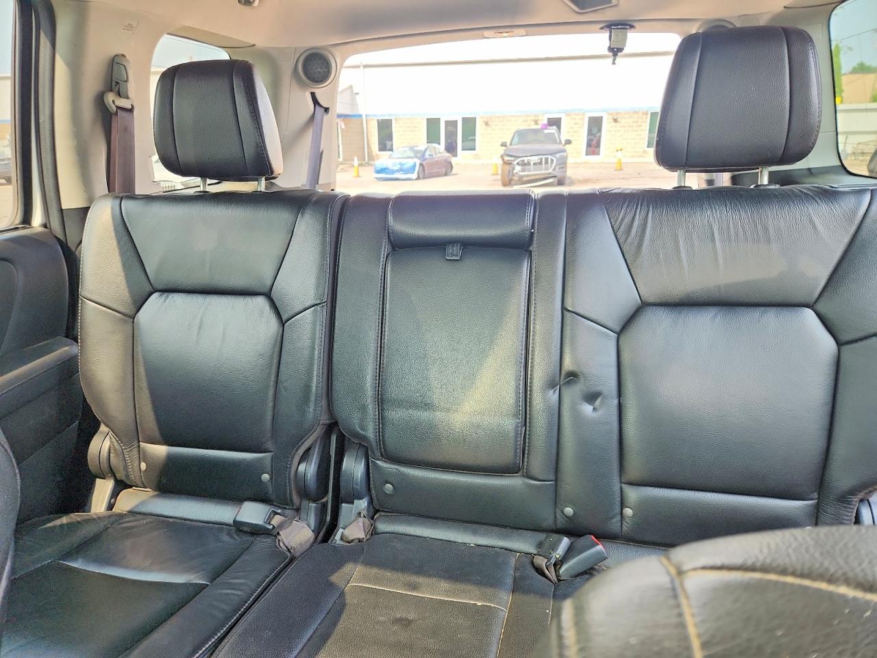 2013 Honda Pilot Touring White vin: 5FNYF4H9XDB020002