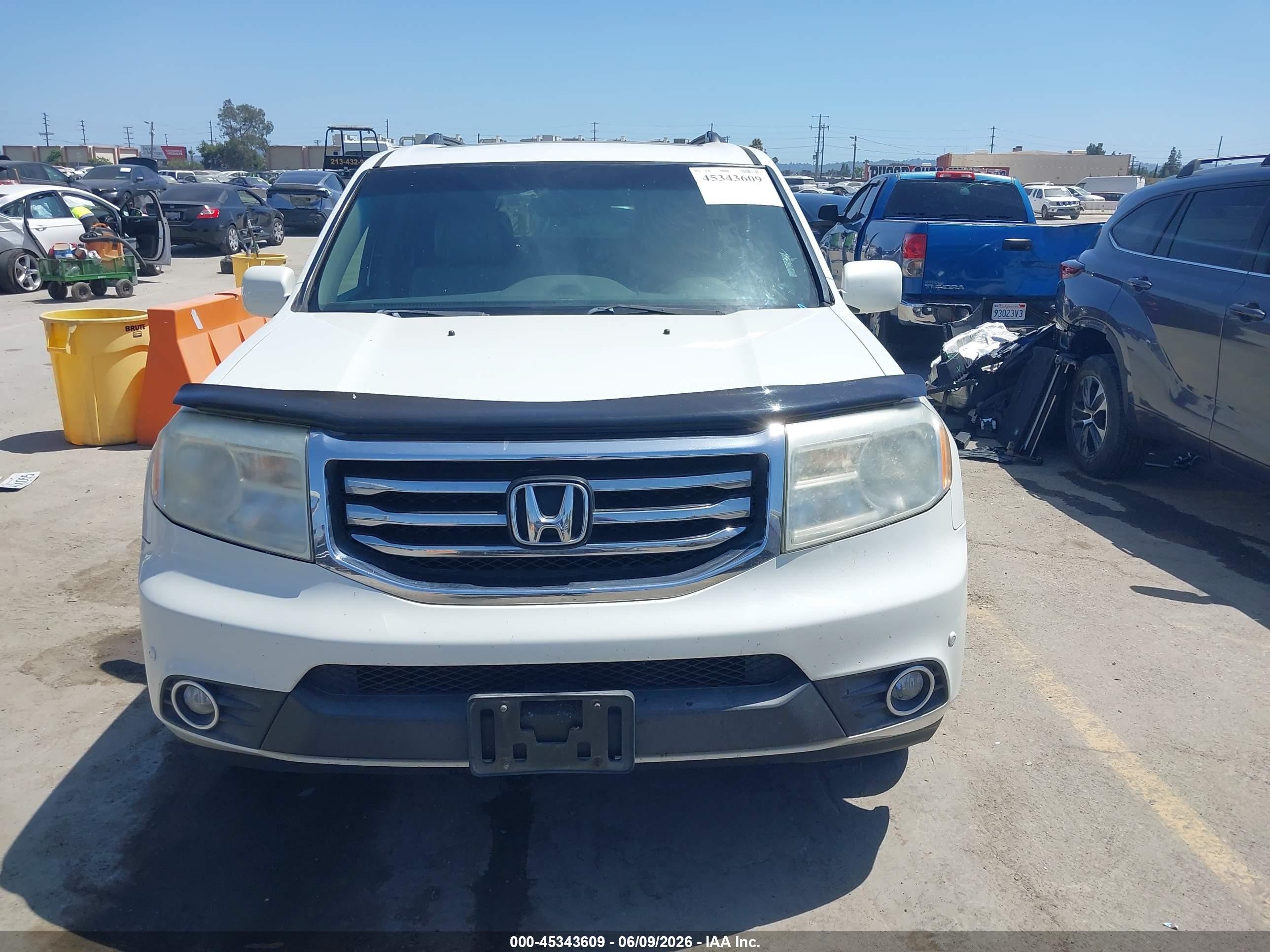 2013 Honda Pilot Touring White vin: 5FNYF4H9XDB027631