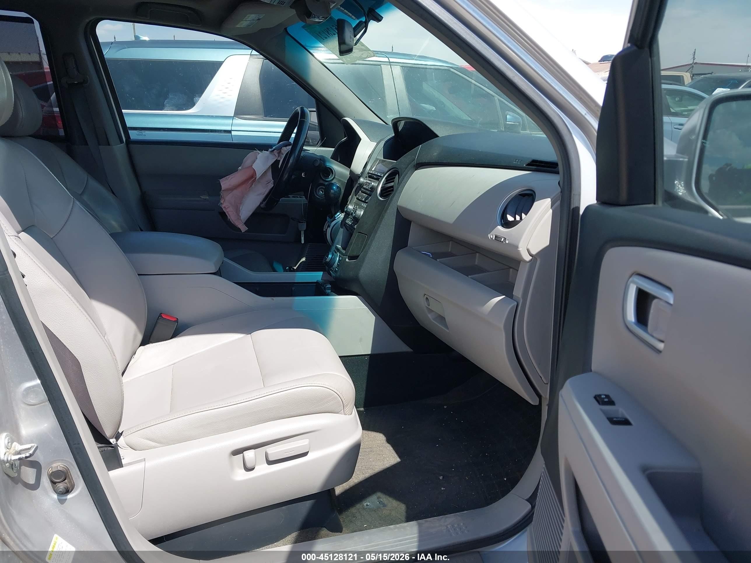 2013 Honda Pilot Touring Silver vin: 5FNYF4H9XDB039651