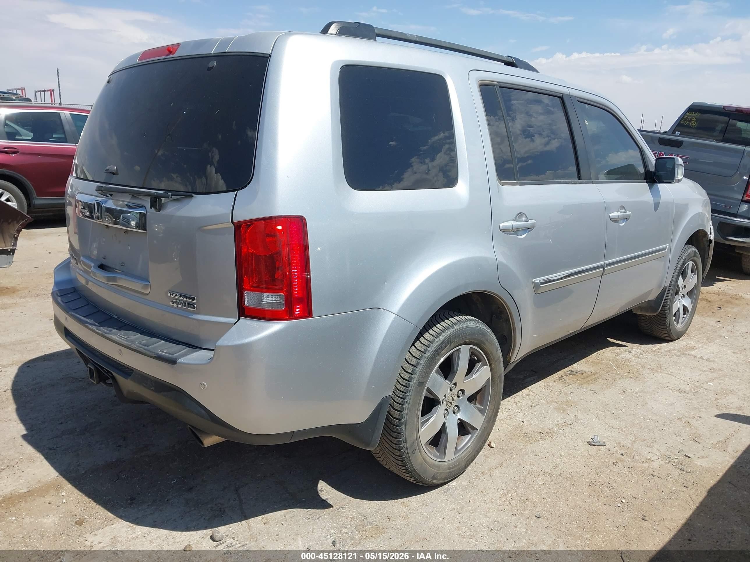 2013 Honda Pilot Touring Silver vin: 5FNYF4H9XDB039651