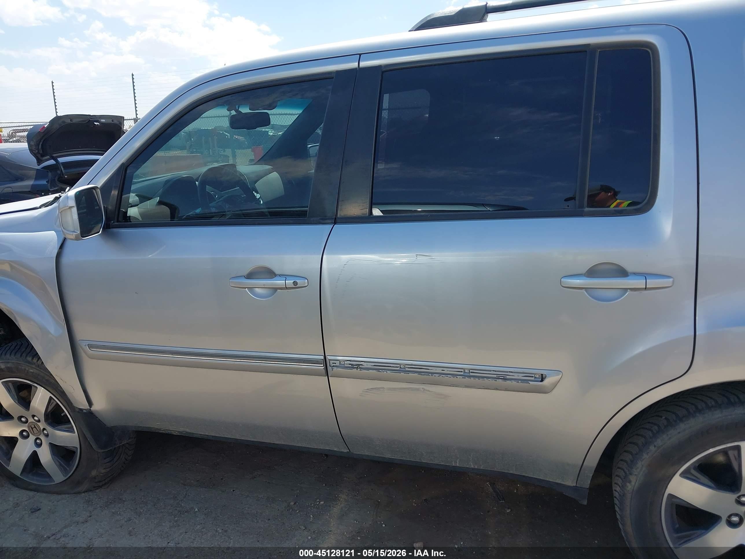 2013 Honda Pilot Touring Silver vin: 5FNYF4H9XDB039651