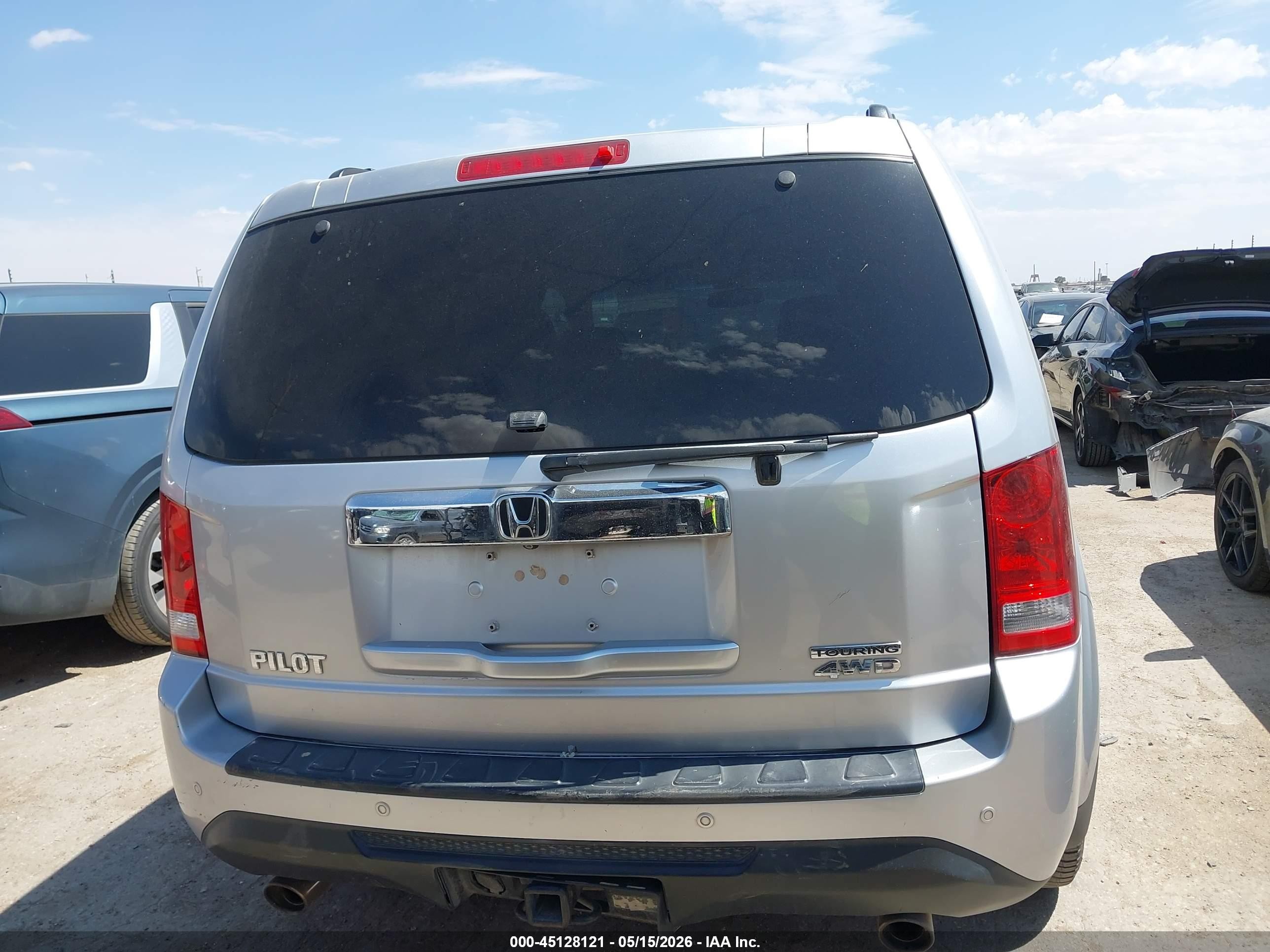 2013 Honda Pilot Touring Silver vin: 5FNYF4H9XDB039651