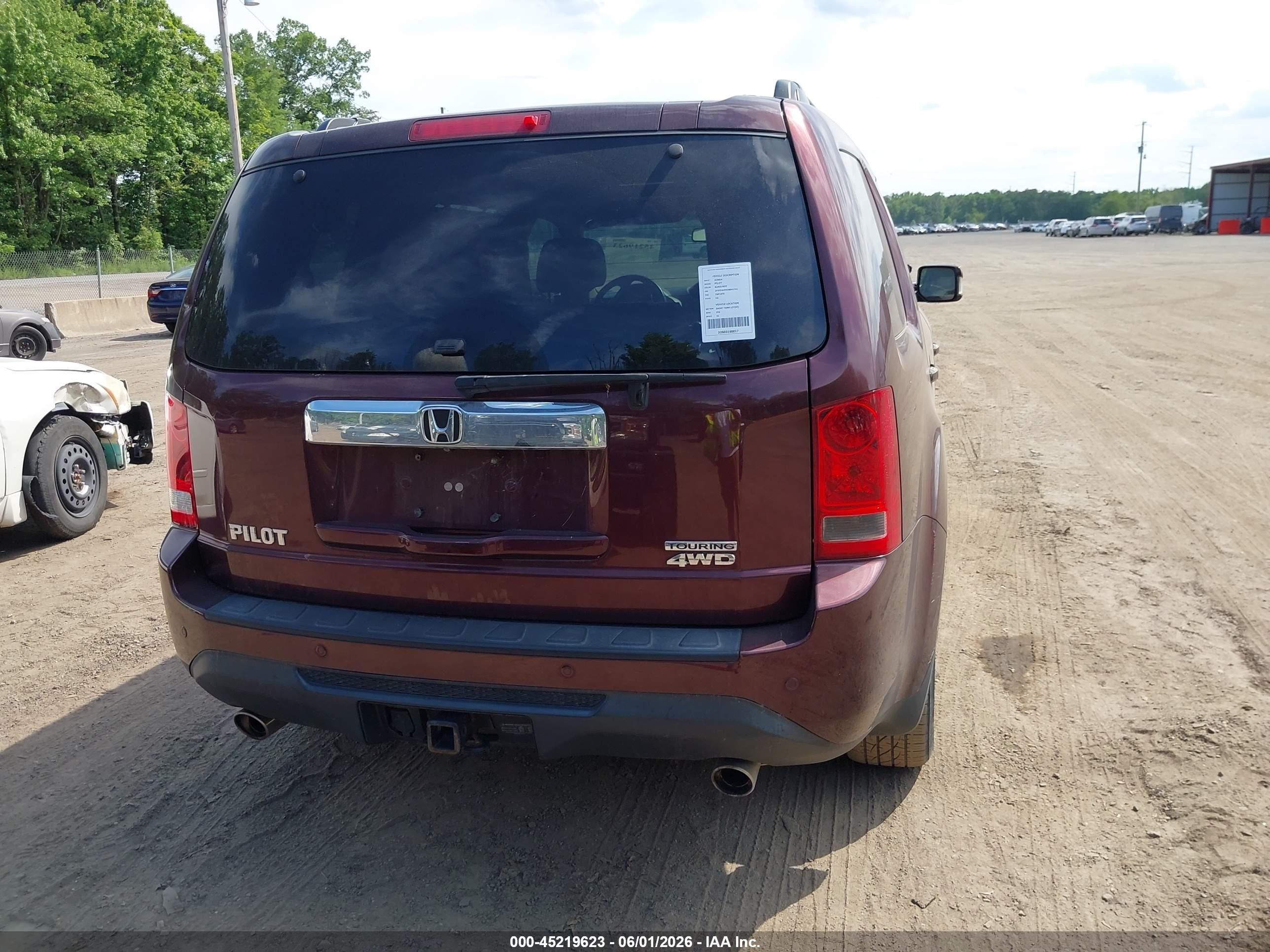 2013 Honda Pilot Touring Burgundy vin: 5FNYF4H9XDB041741