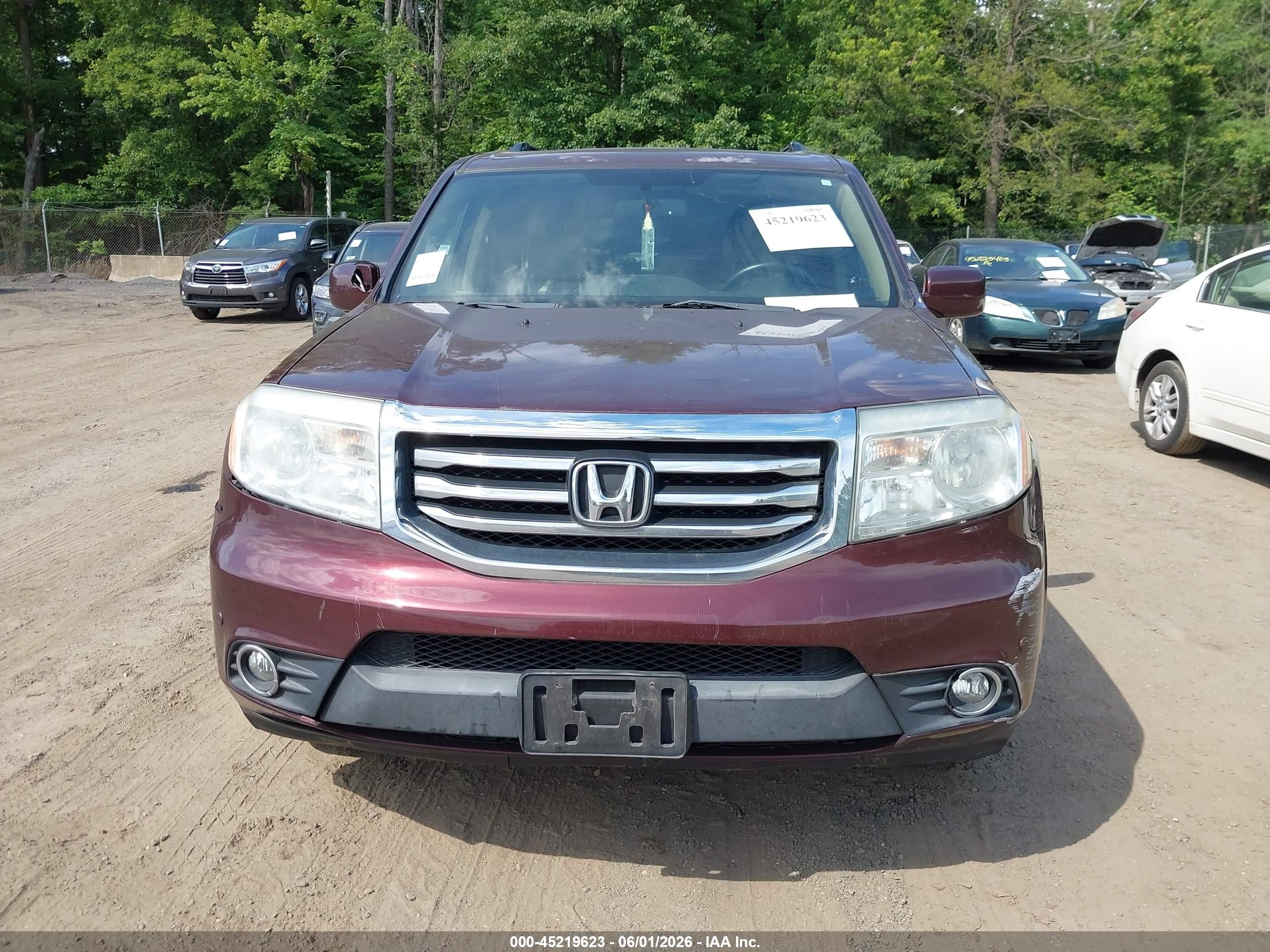 2013 Honda Pilot Touring Burgundy vin: 5FNYF4H9XDB041741