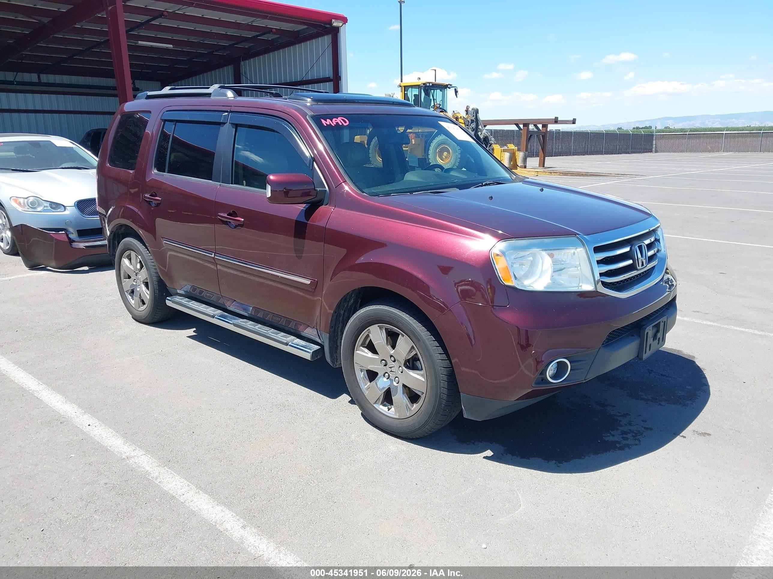2013 Honda Pilot Touring Burgundy vin: 5FNYF4H9XDB064825