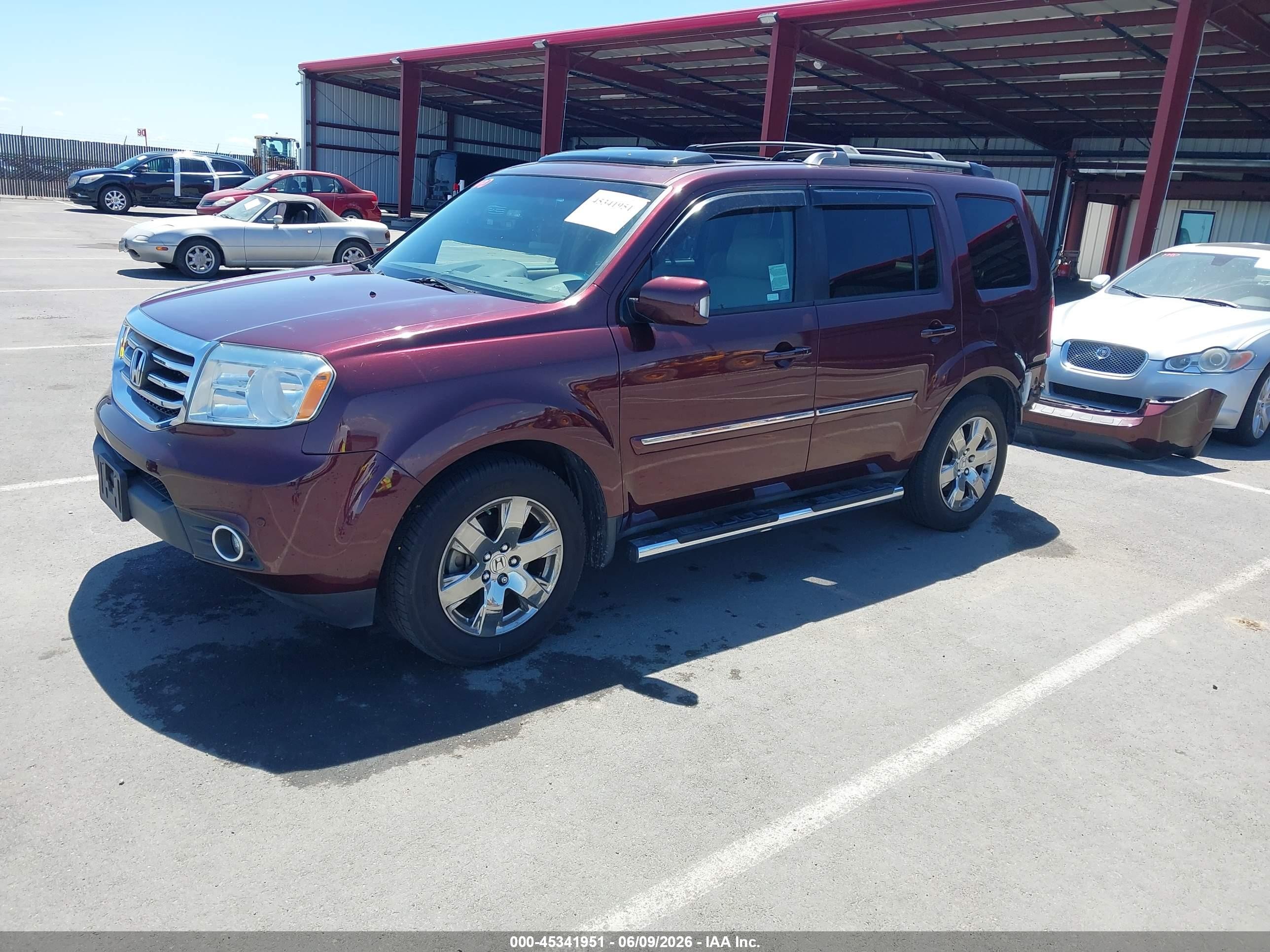 2013 Honda Pilot Touring Burgundy vin: 5FNYF4H9XDB064825