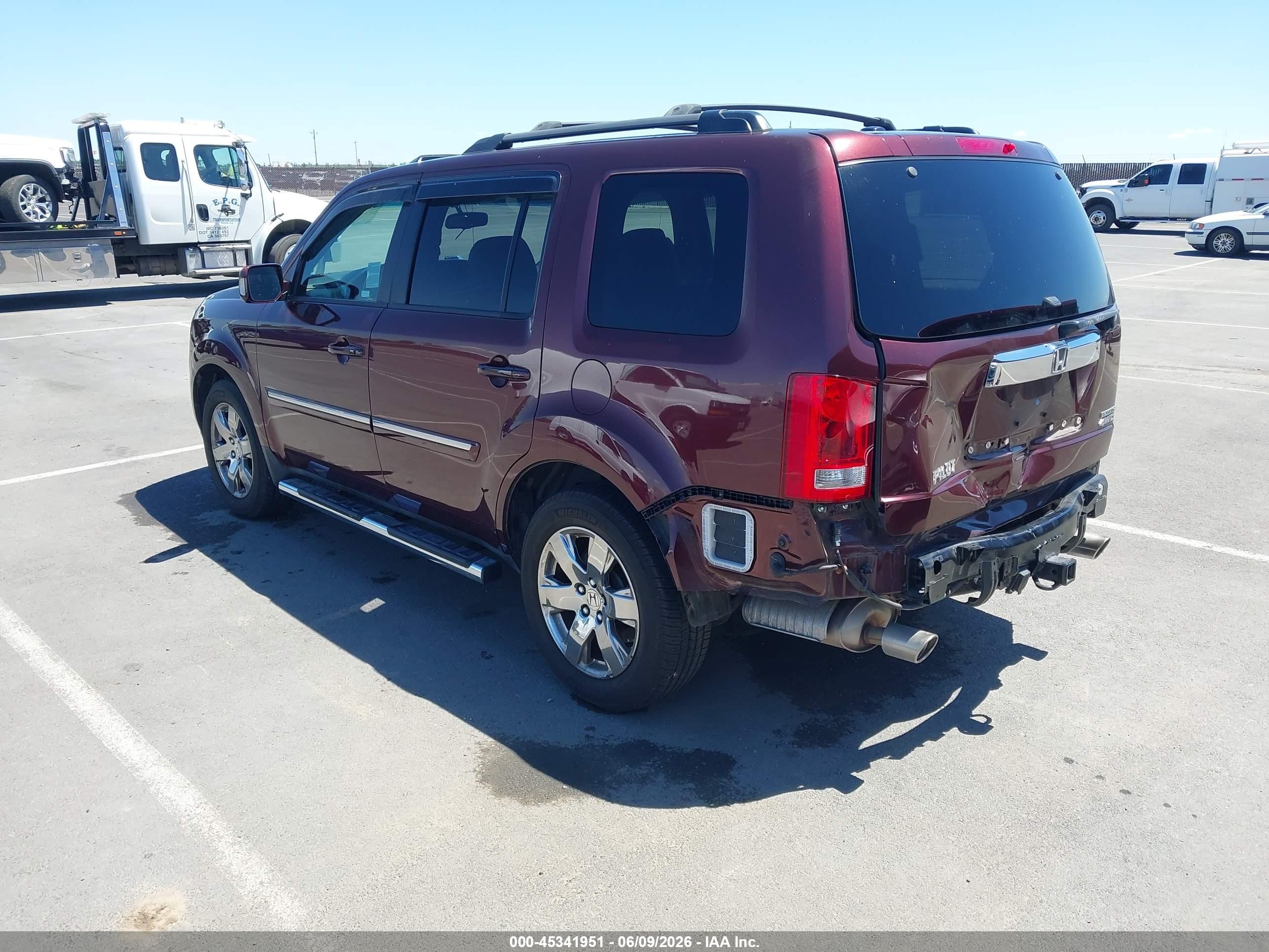 2013 Honda Pilot Touring Burgundy vin: 5FNYF4H9XDB064825