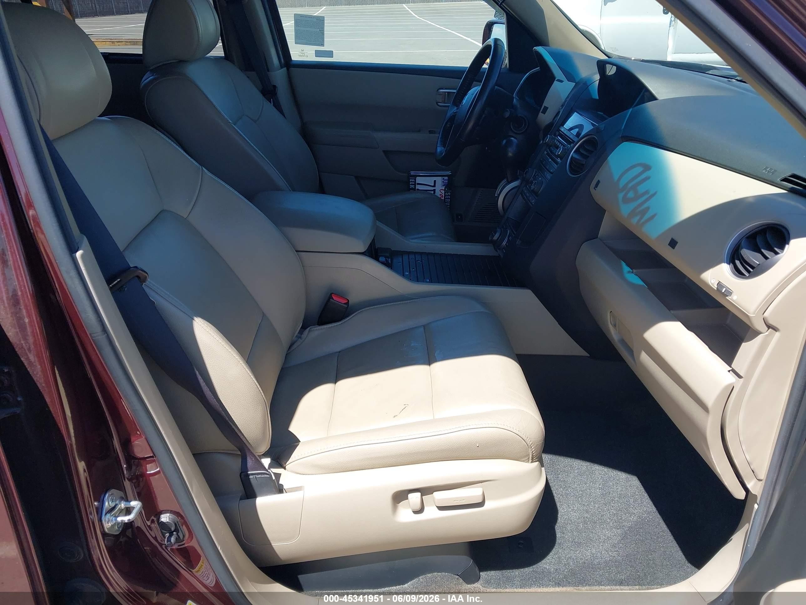 2013 Honda Pilot Touring Burgundy vin: 5FNYF4H9XDB064825